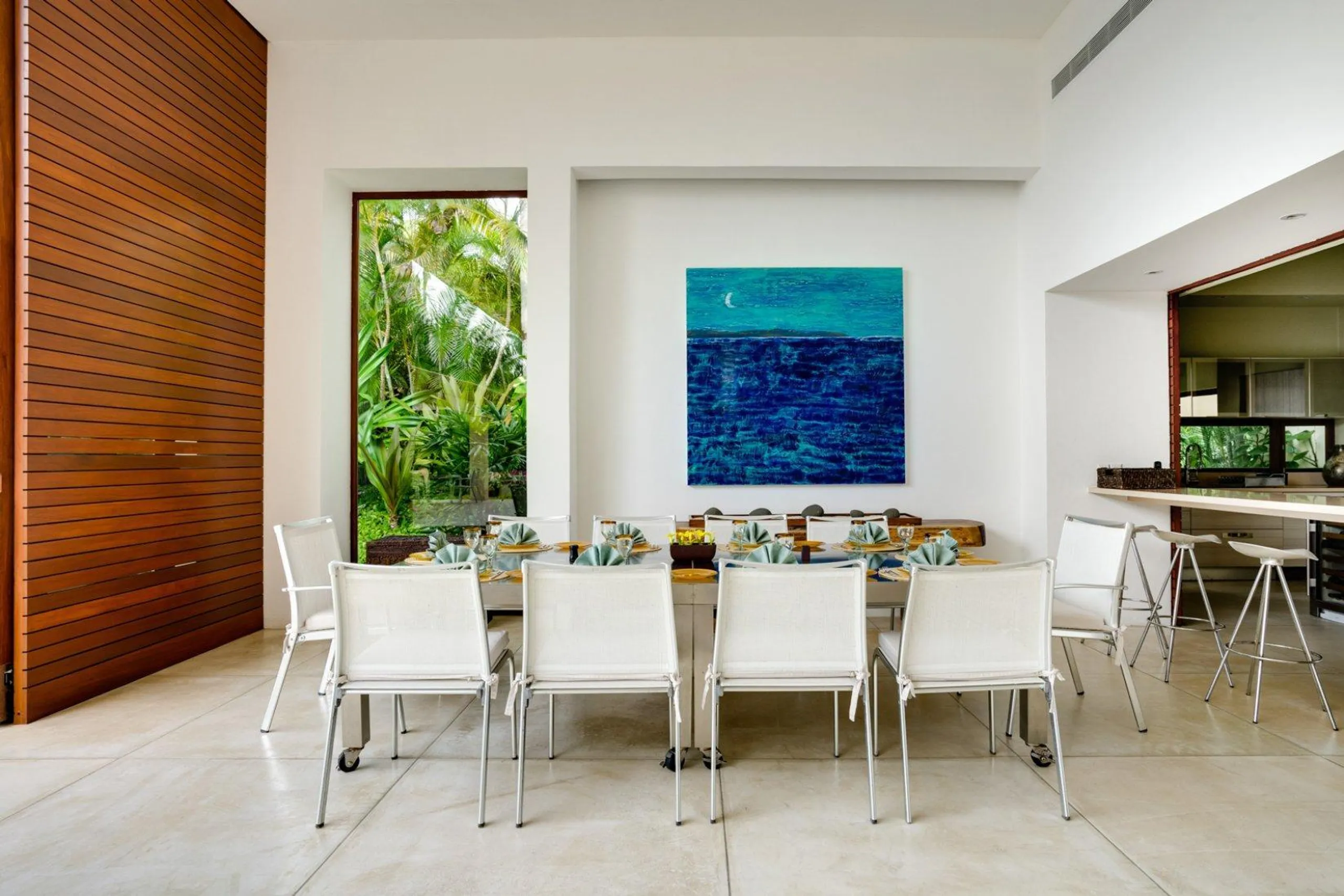 Rancho Estate Beach Front Villa with Private Pool and Incredible Ocean Views — photograph 10
