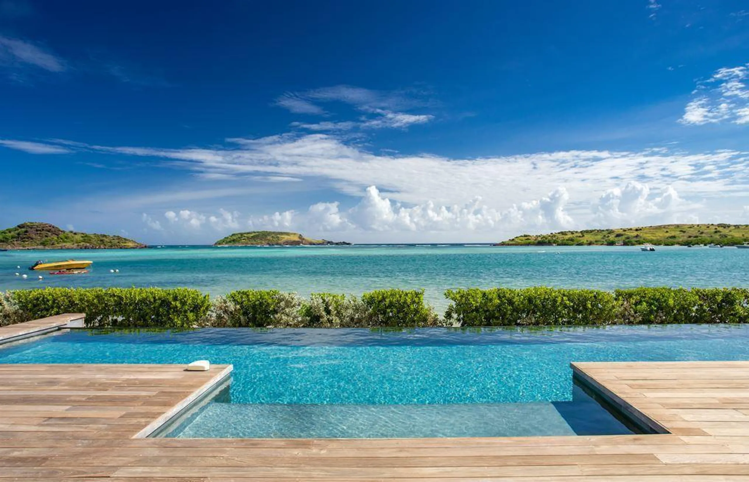 Exceptional Beachfront Villa with Private Pool and Panoramic View of Grand-Cul-de-Sac, Grand Cul de Sac
