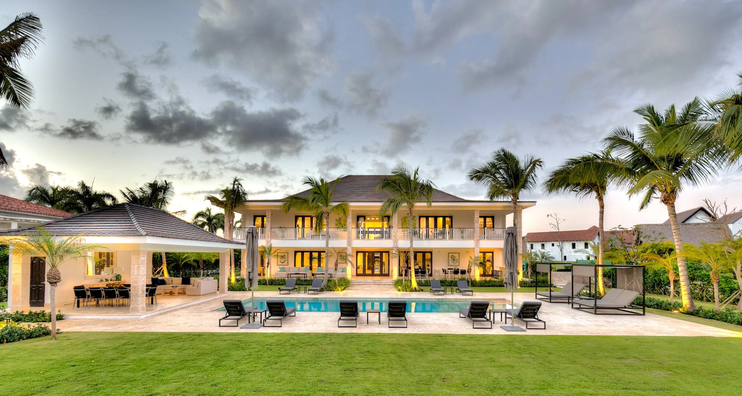 Caribbean Masterpiece: Meticulously Designed Villa with Coralina Promenade and Water Mirror — photograph 3
