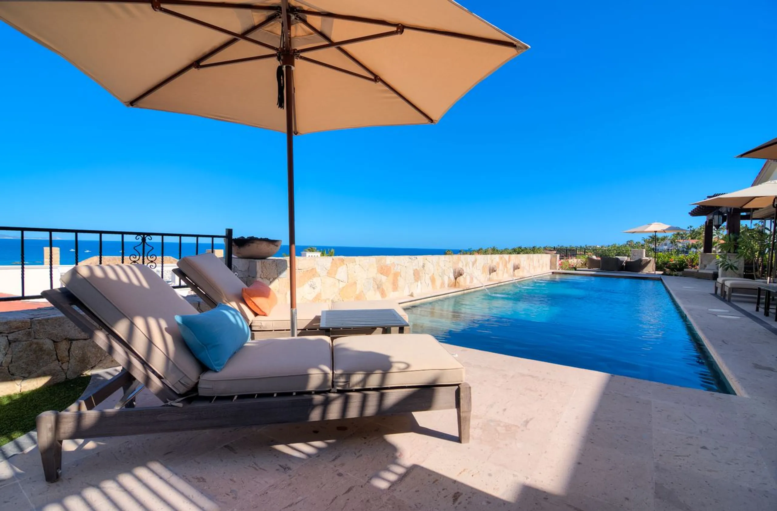 Splendid Contemporary Los Cabos Villa with Private Pool Overlooking Sea Views — photograph 10