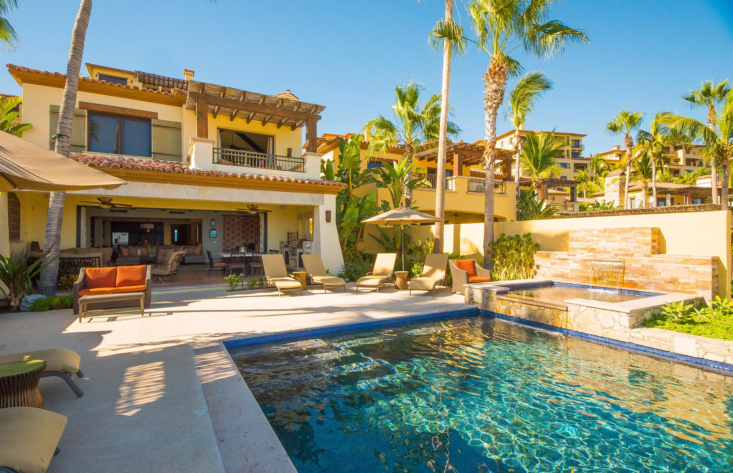 Medano Beachfront Villa with Infinity Pool, Hot Tub and Ocean Views — photograph 11