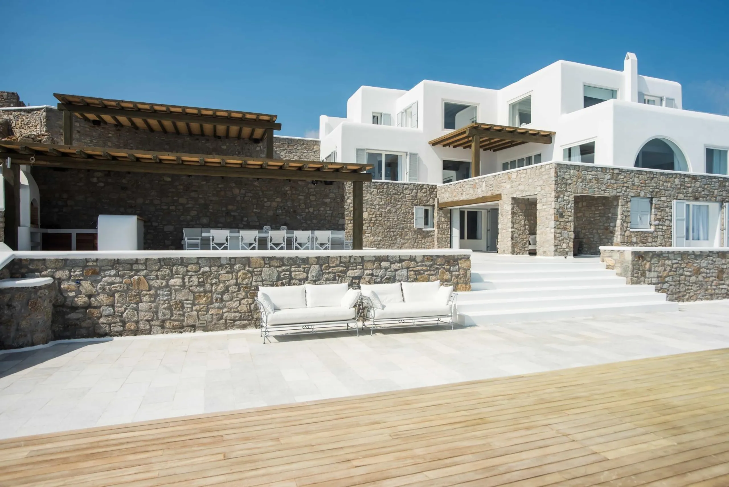 Palatial Mykonos Estate with with Invigorating Pool and Dining Al-Fresco — photograph 7