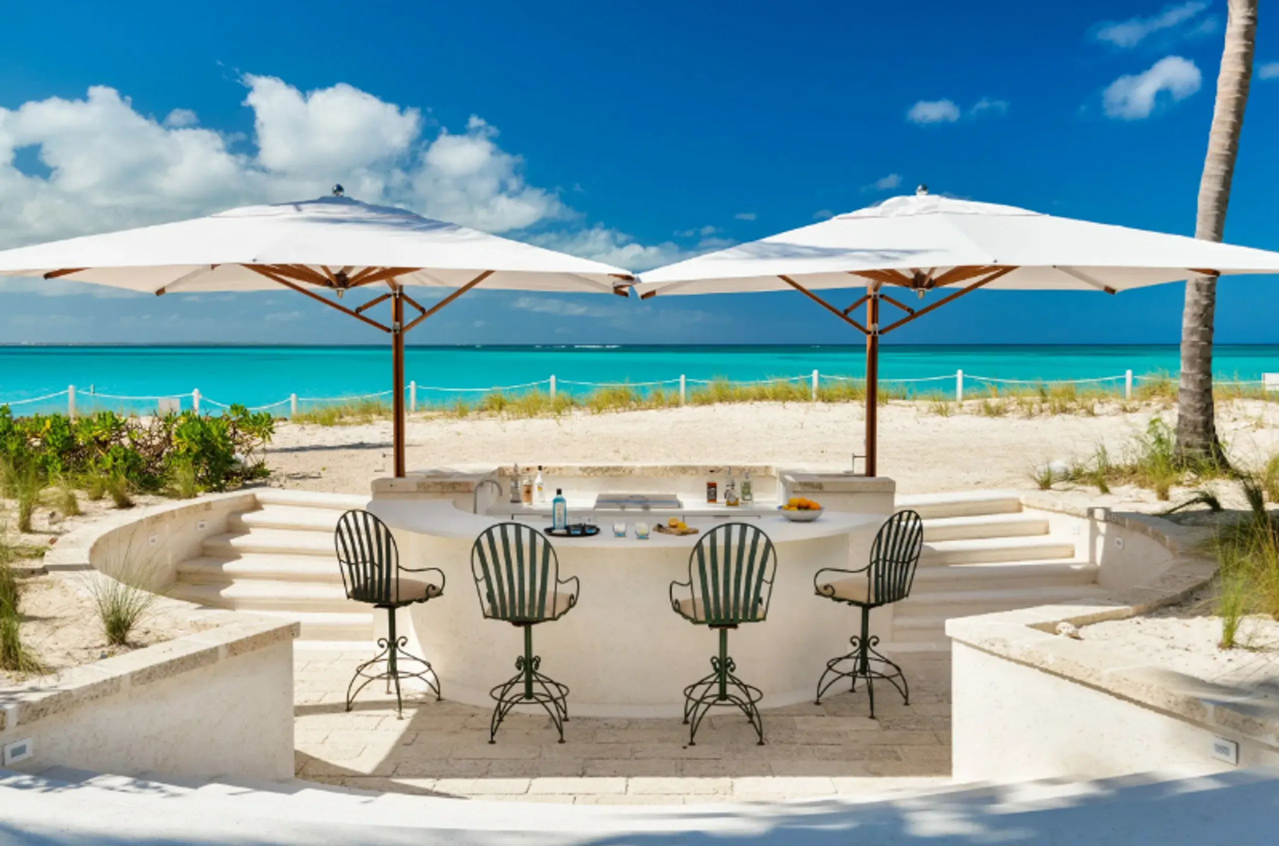 A Luxurious Caribbean Estate with Private Pool and Ocean Views — photograph 6
