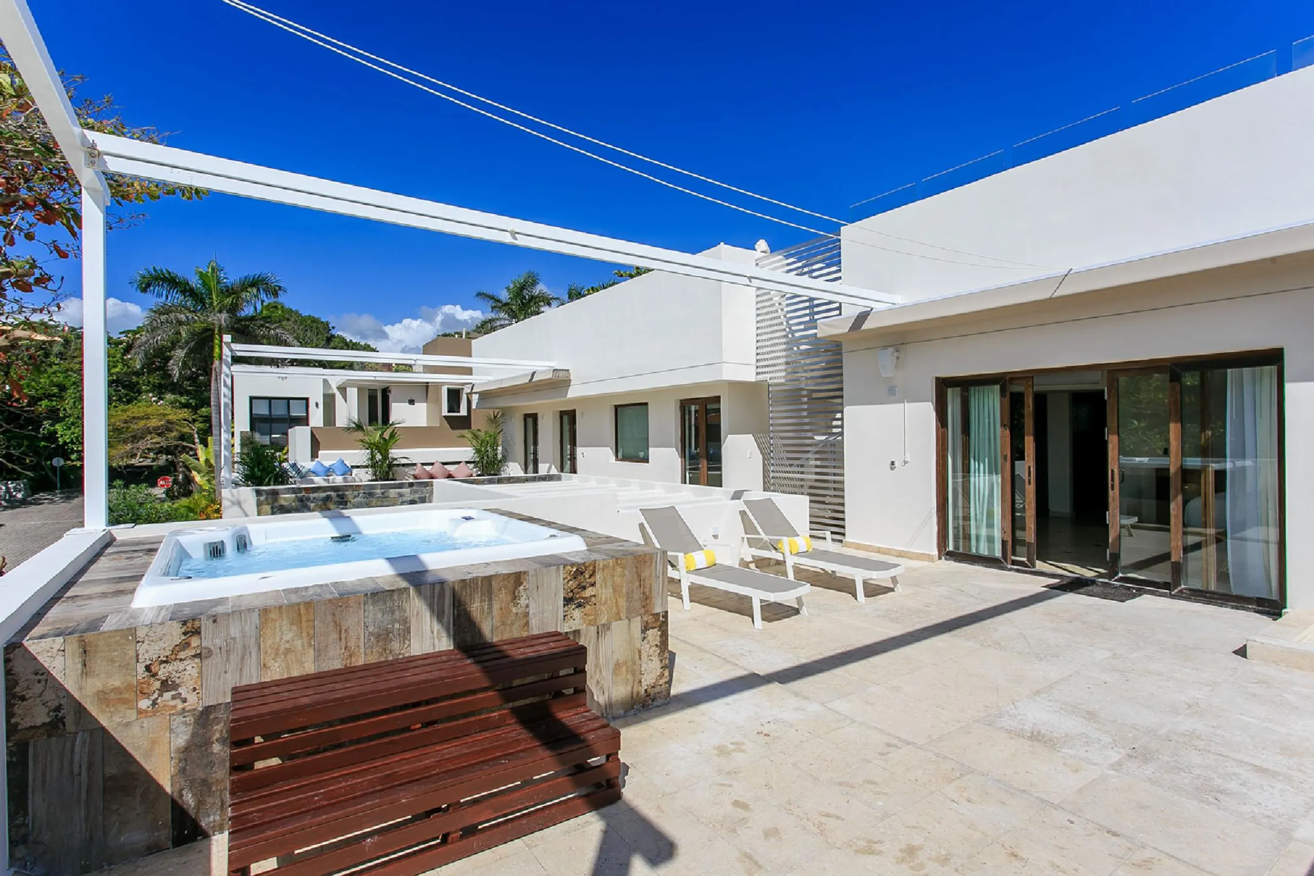 Modern Playa del Carmen Villa  with Private Pool and Hot Tub with Ocean Views — photograph 9