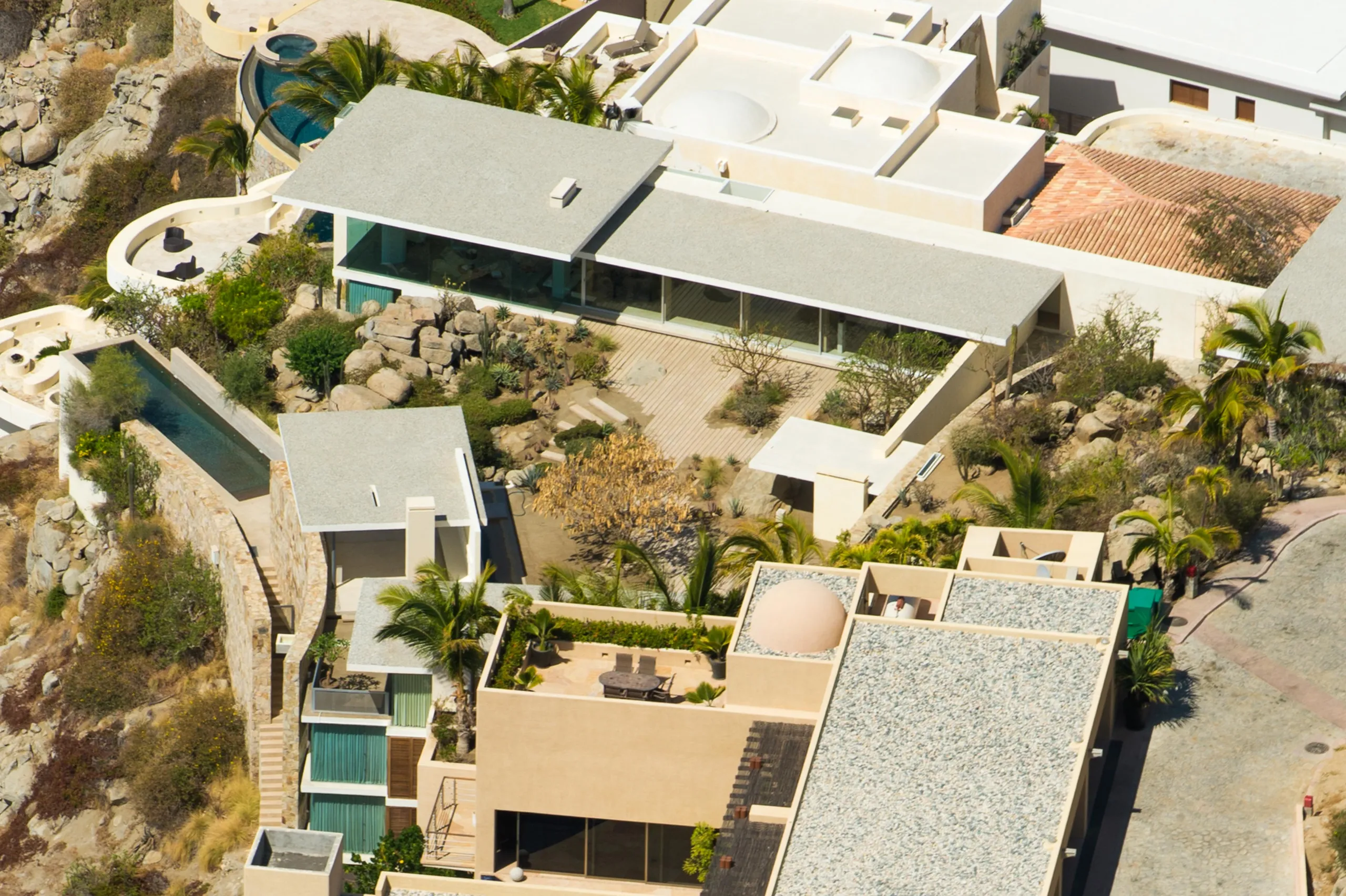 Architectural Masterpiece Estate featuring Private Pool and Ocean Views — photograph 4