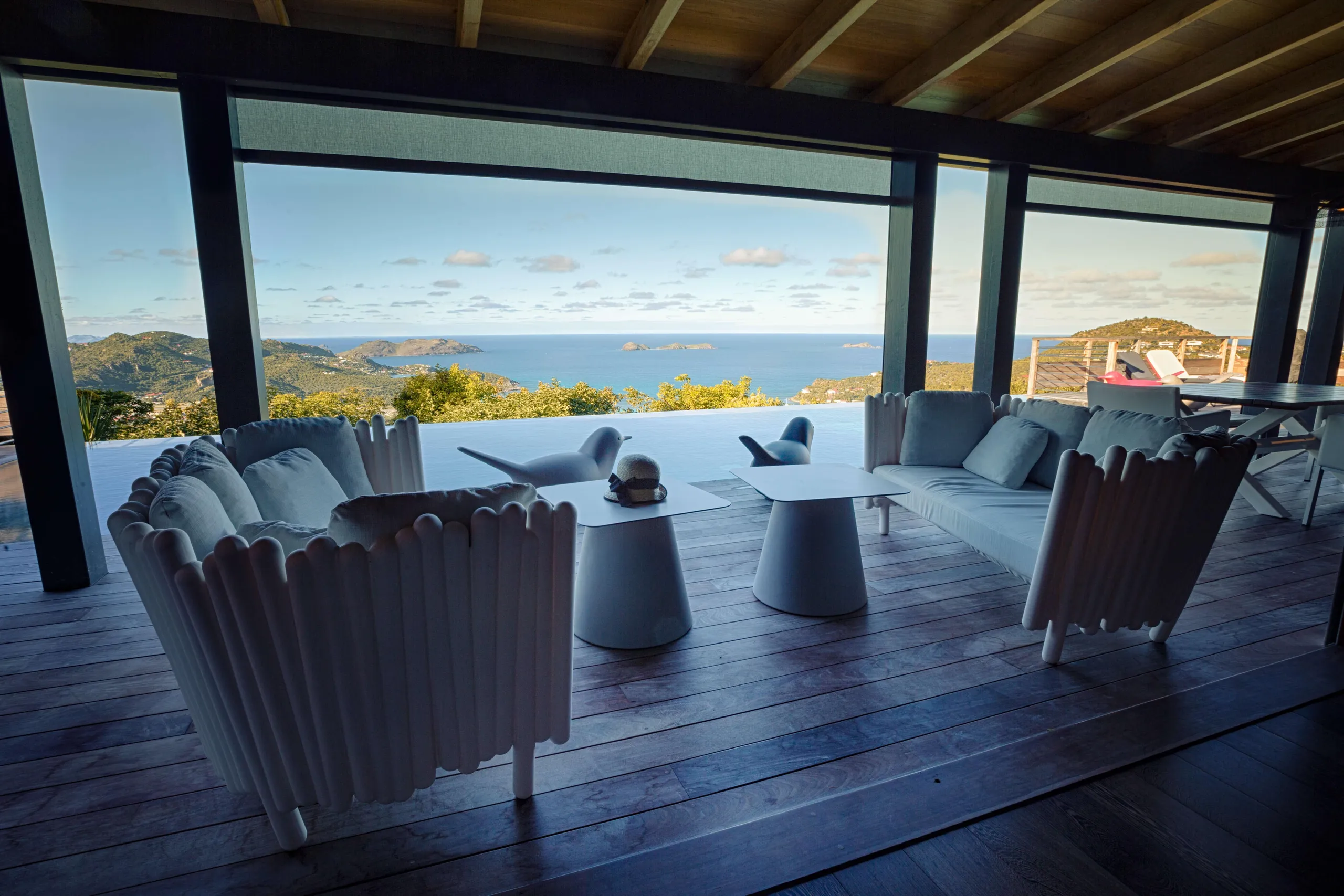 Elegant and Contemporary Style Villa with Infinity Pool with Stunning Views — photograph 9