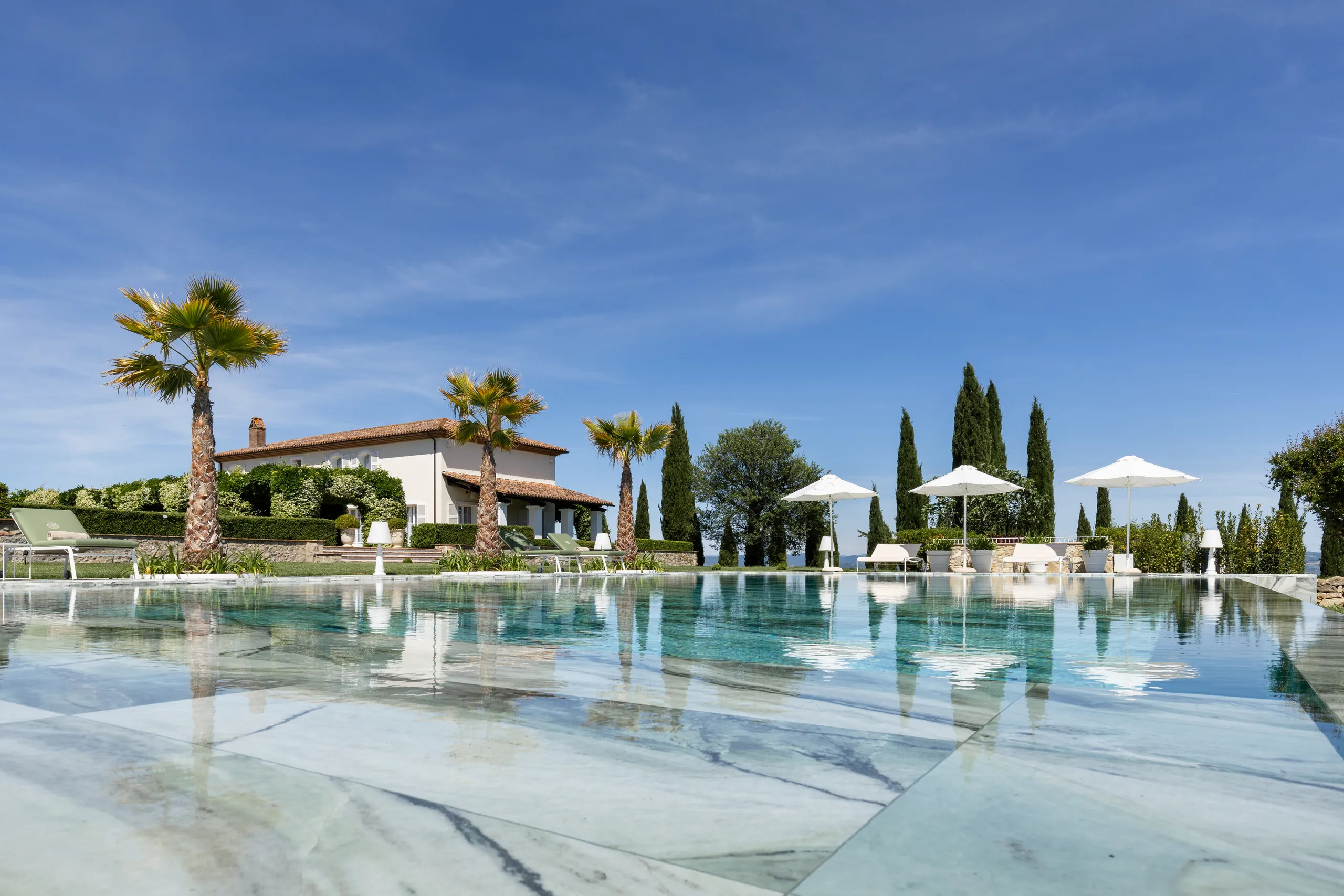 Luxurious Italian Getaway with 20-Meter Infinity Pool and 360 Views of Umbrian Hills in San venanzo
