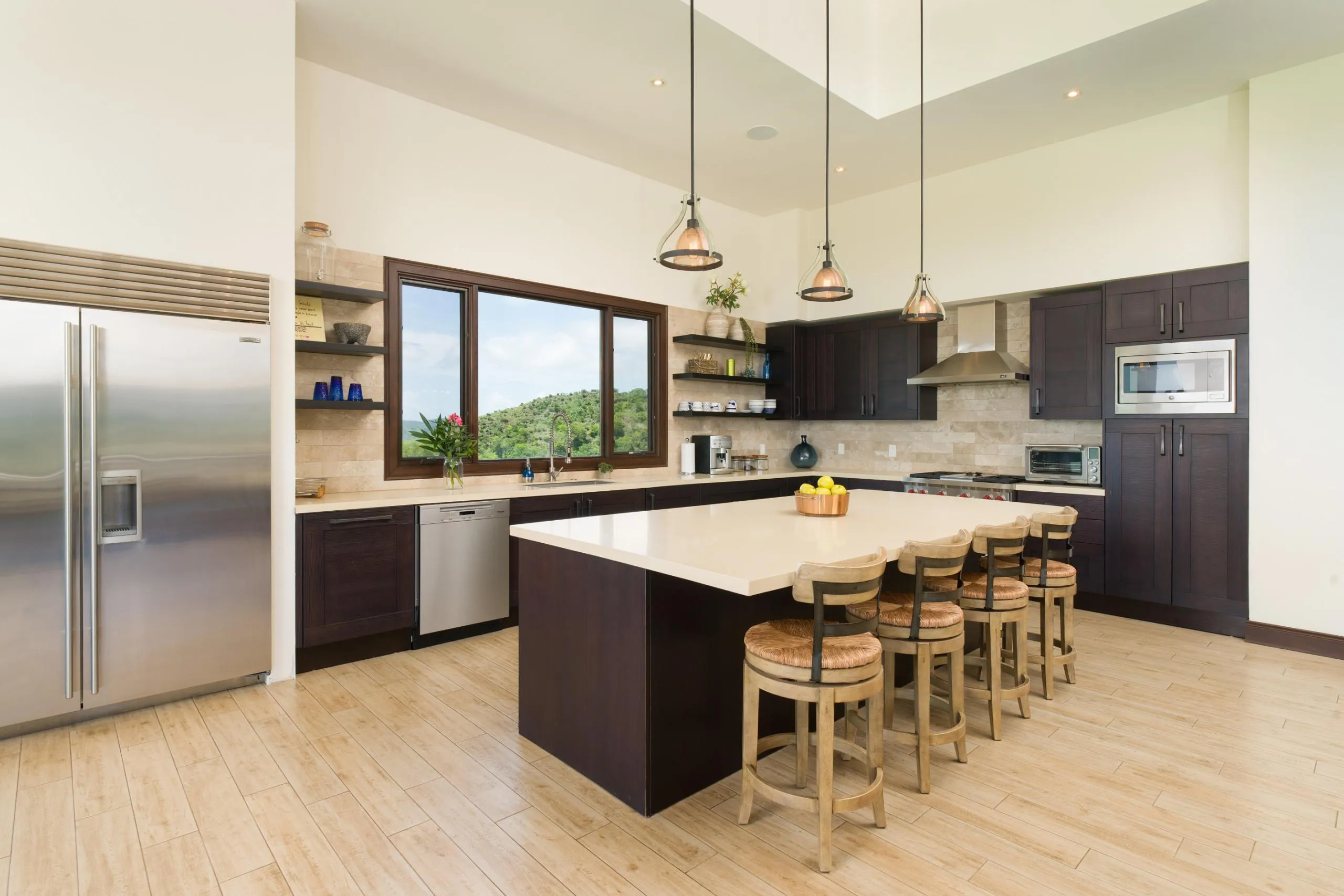 Majestic Oceanview Villa with Infinity Pool, Movie Theater, and Game Room — photograph 10