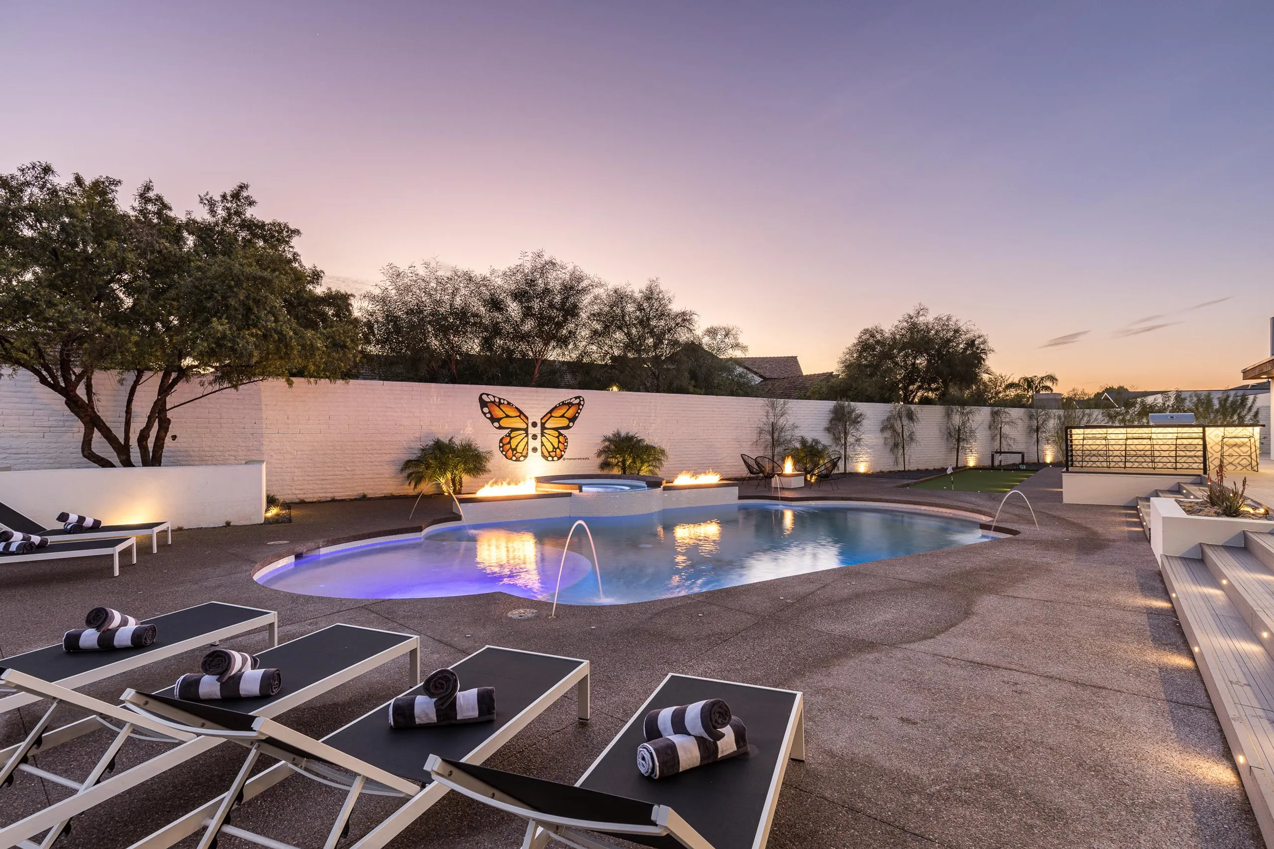 Unparalleled 8,500 Sq. Ft. Phoenix Villa with Private Heated Pool, Spa, Sauna, and Mountain Views — photograph 4
