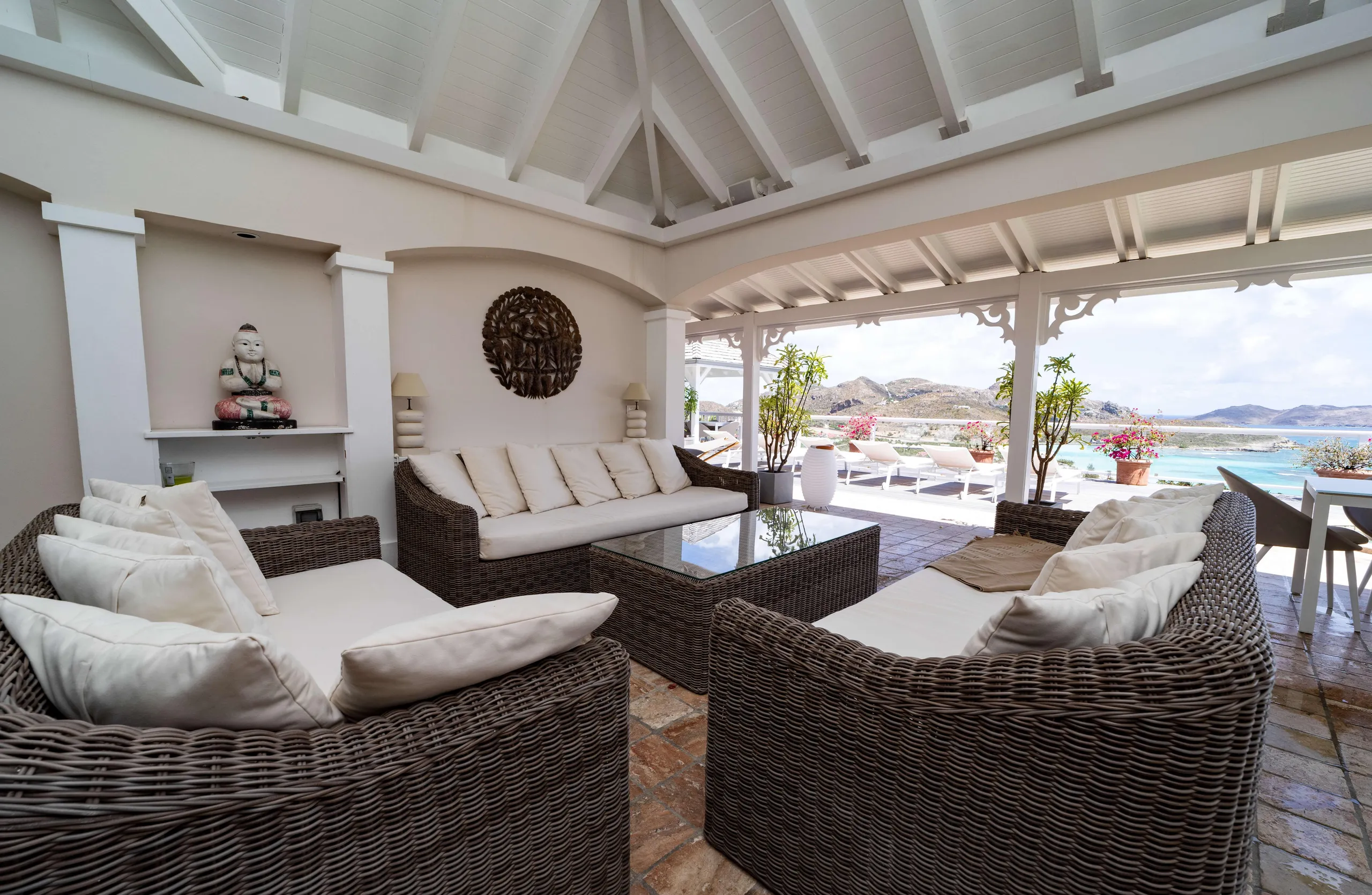 Bright Luxe Villa with Stunning Ocean Views Overlooking St. Jean Bay — photograph 6