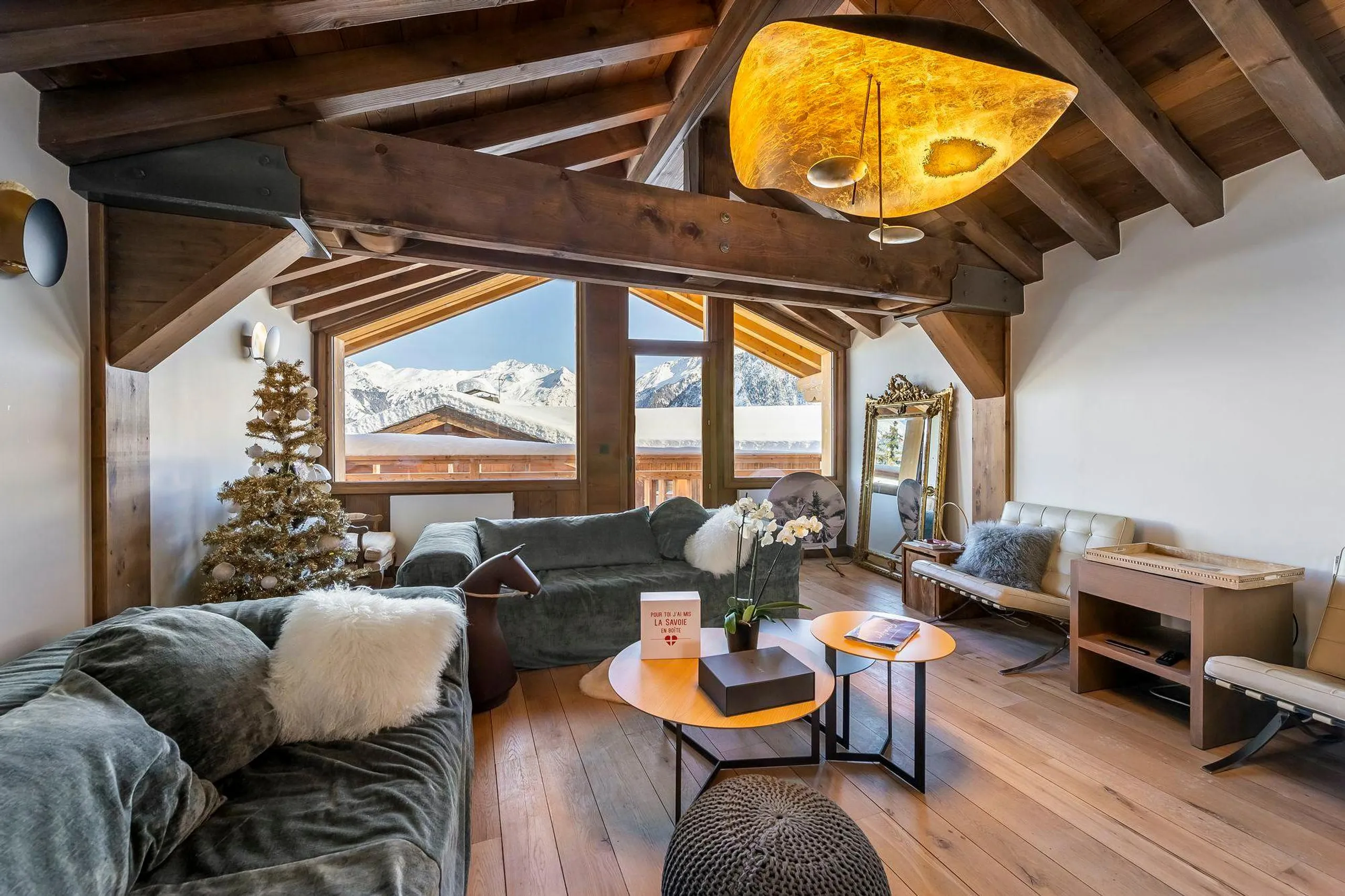 Posh Contemporary Villa with Sauna and Mountain Views — photograph 4