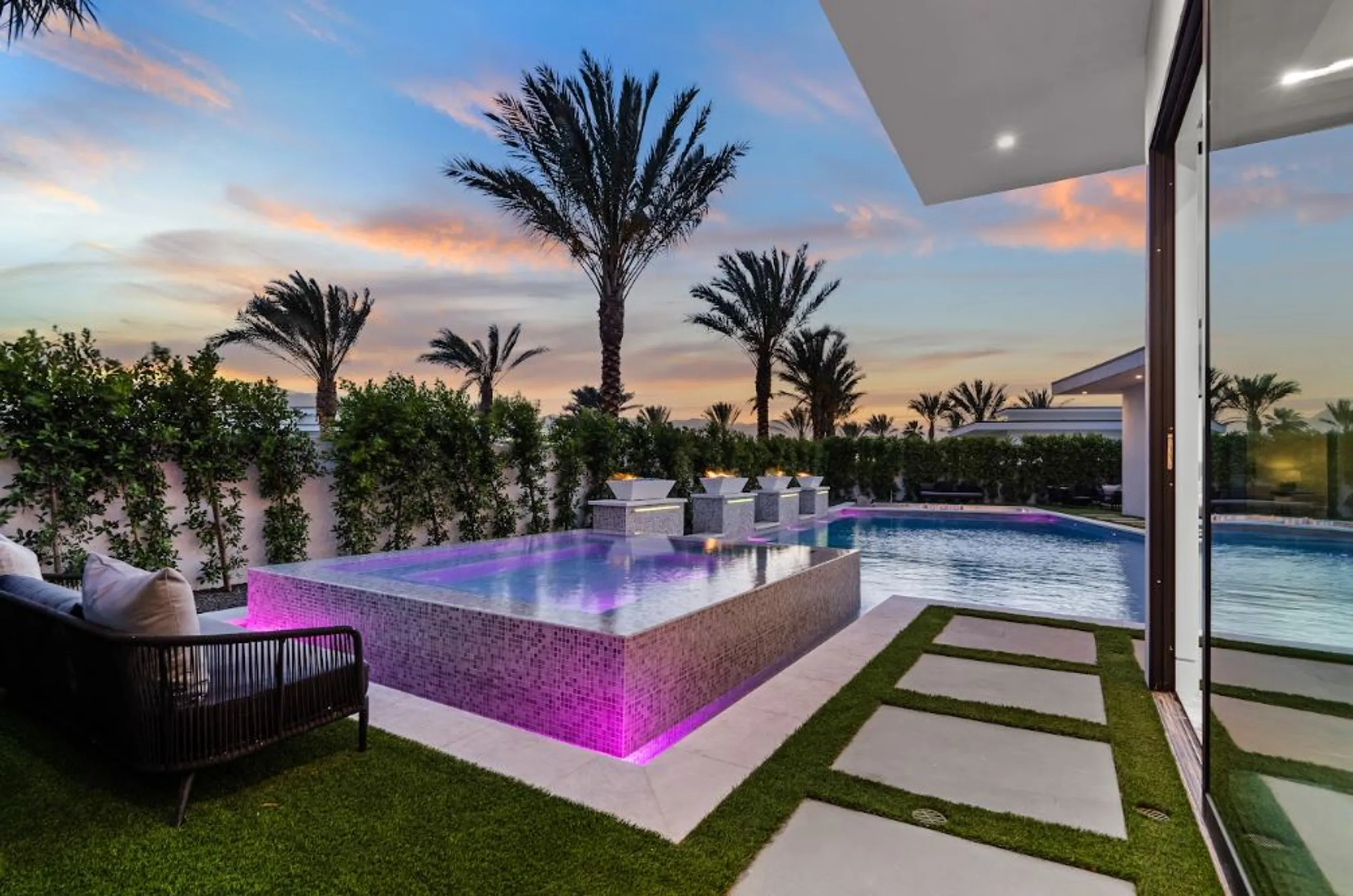 Chic Modern Villa with Private Pool and Next to Madison Club & Polo Grounds — photograph 3