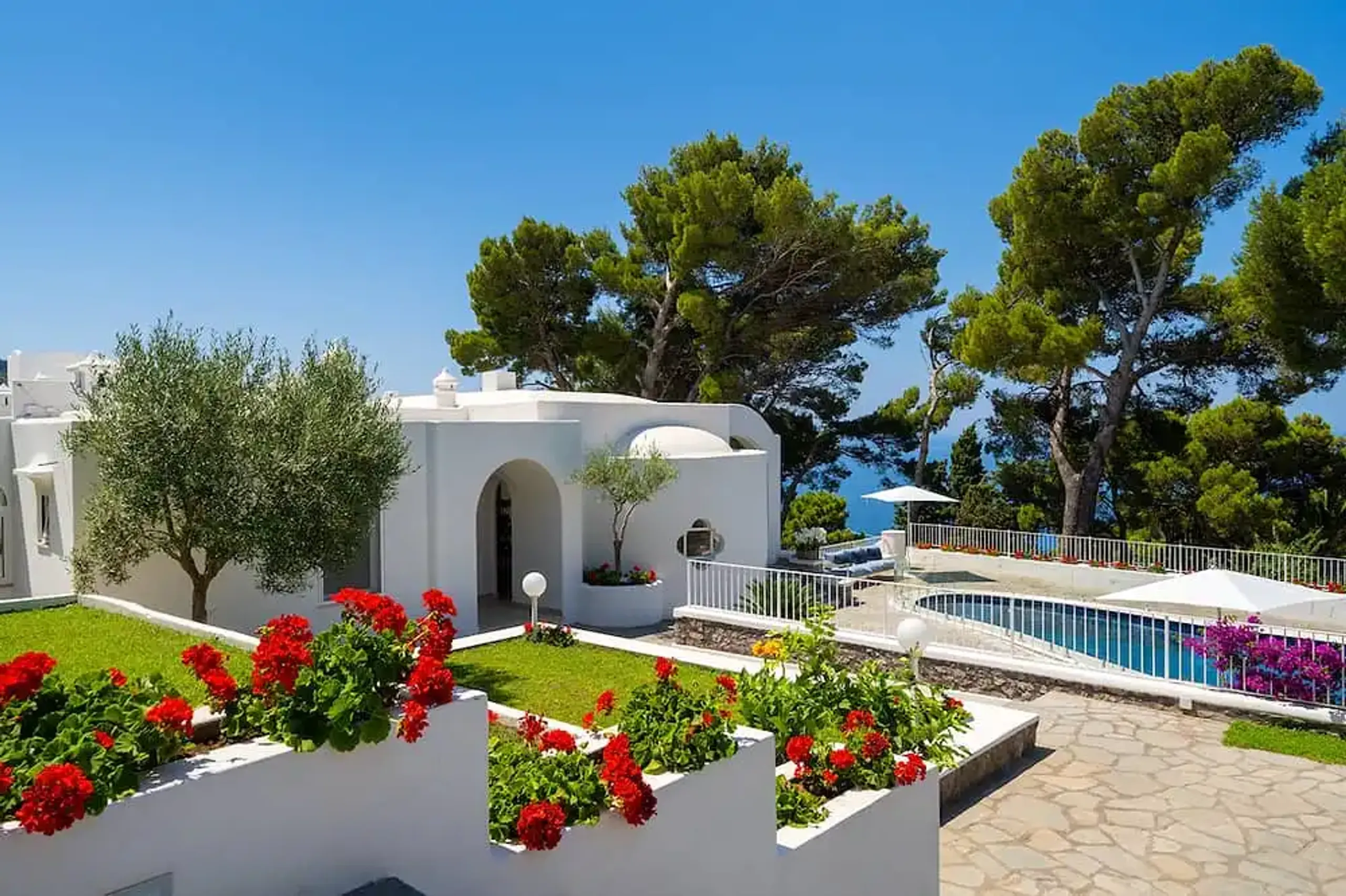 Luxurious Getaway in Anacapri with Private Pool and Magnificent Sea View — photograph 5