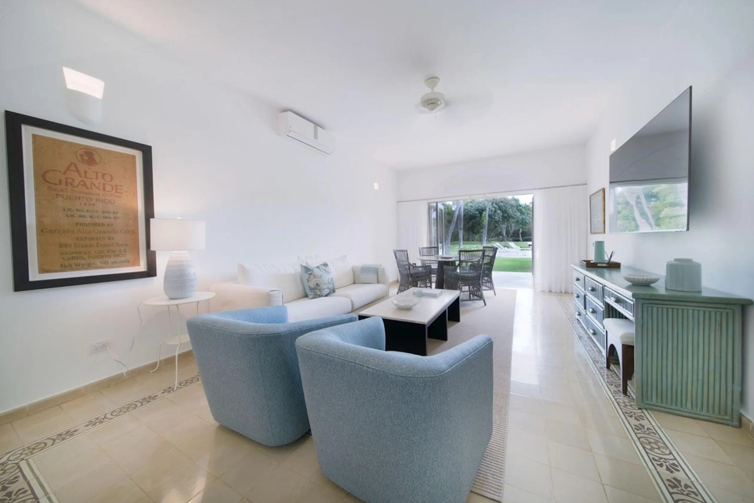 Elegant Caribbean-Style Villa near Minitas Beach with Private Pool and Golf Views — photograph 11