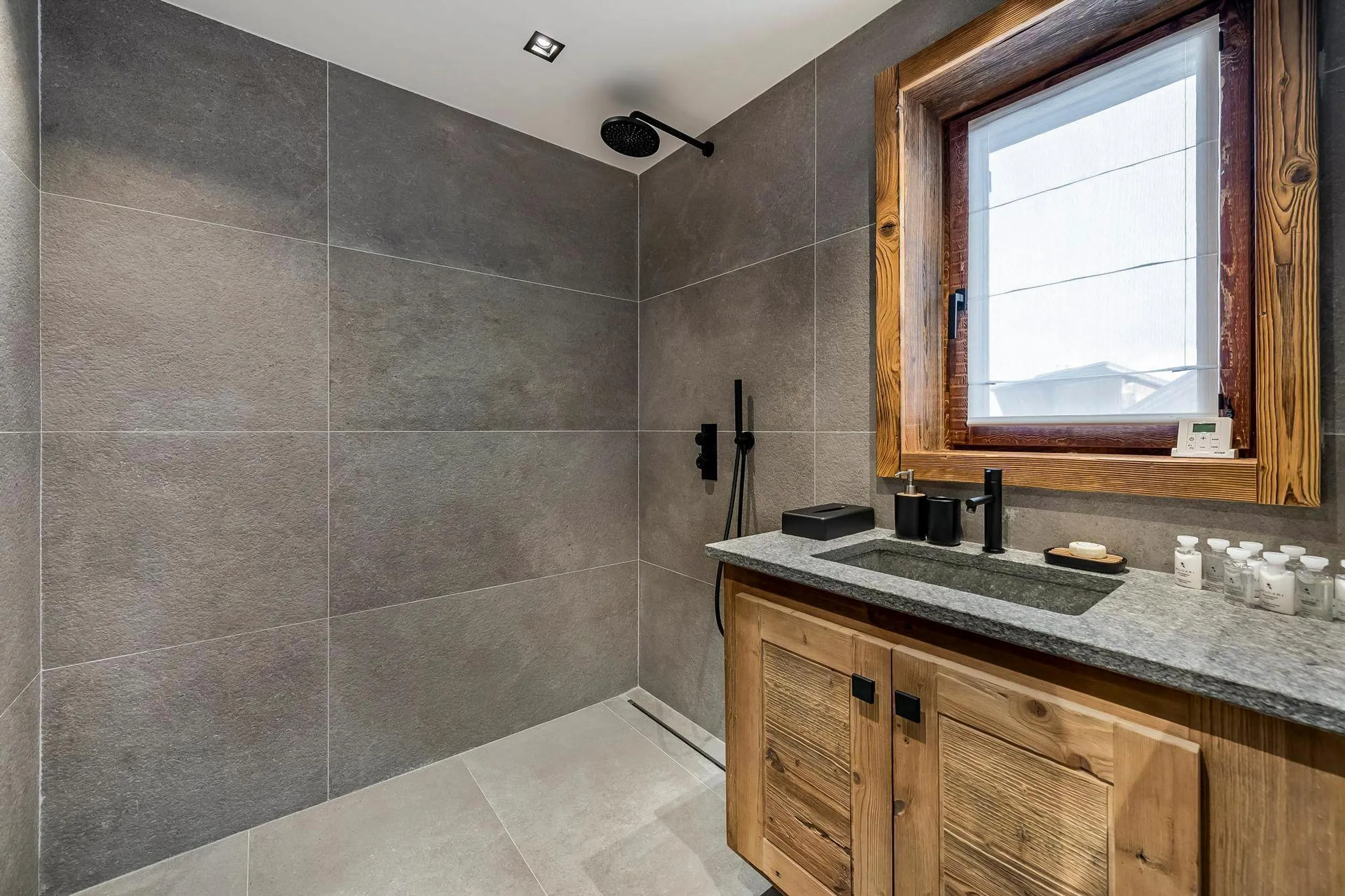Alpine Luxury Fine Villa in the Heart of Courchevel — photograph 10