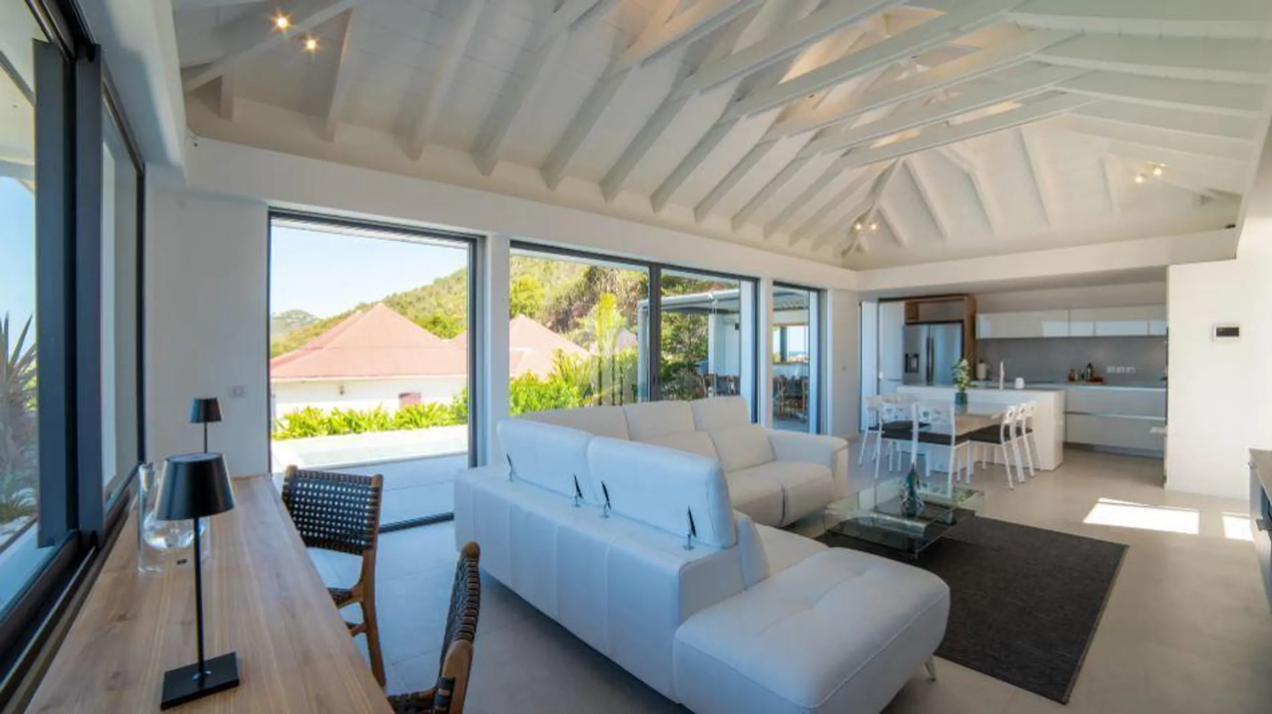 Serene Villa in Gustavia with Captivating Harbor View and Private Pool — photograph 12