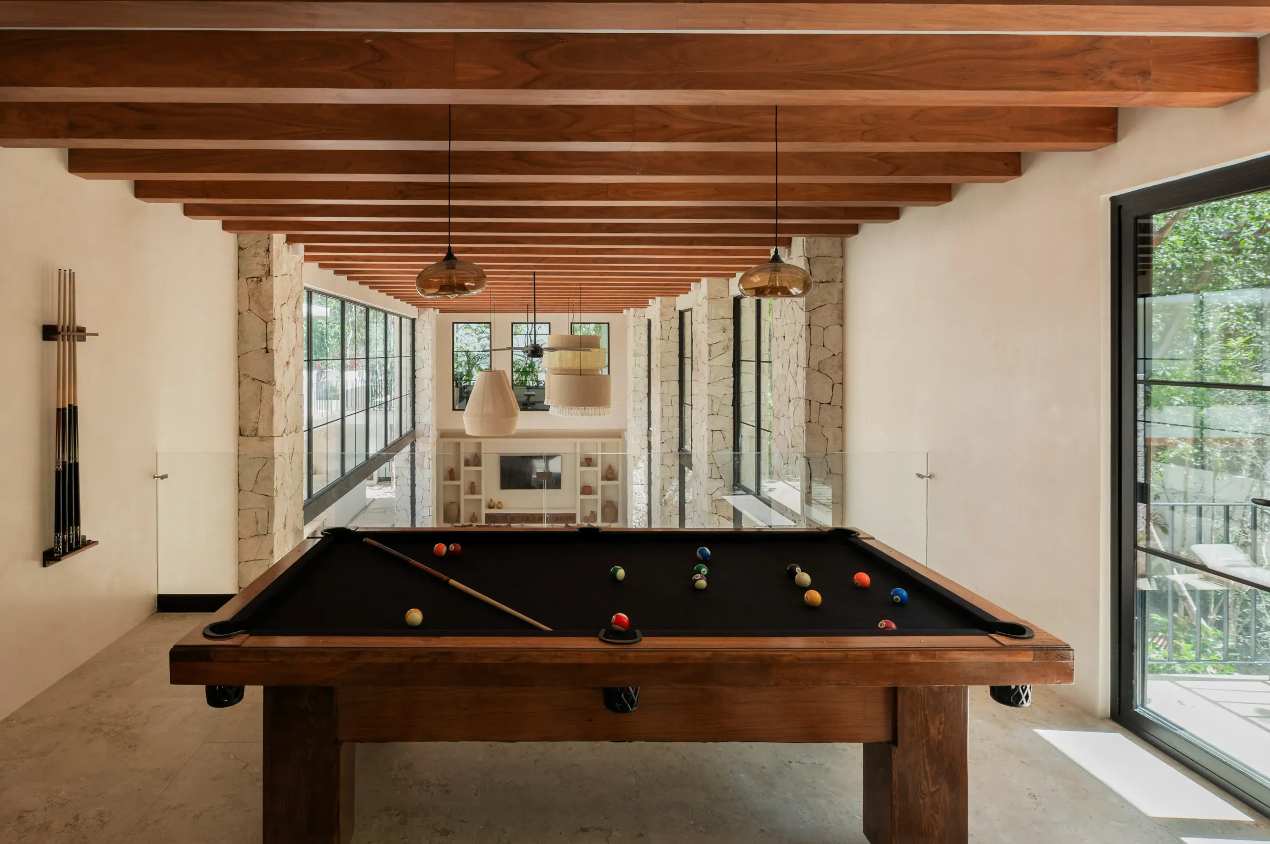 Exquisitely Furnished Estate with Pools & Jungle Views — photograph 6