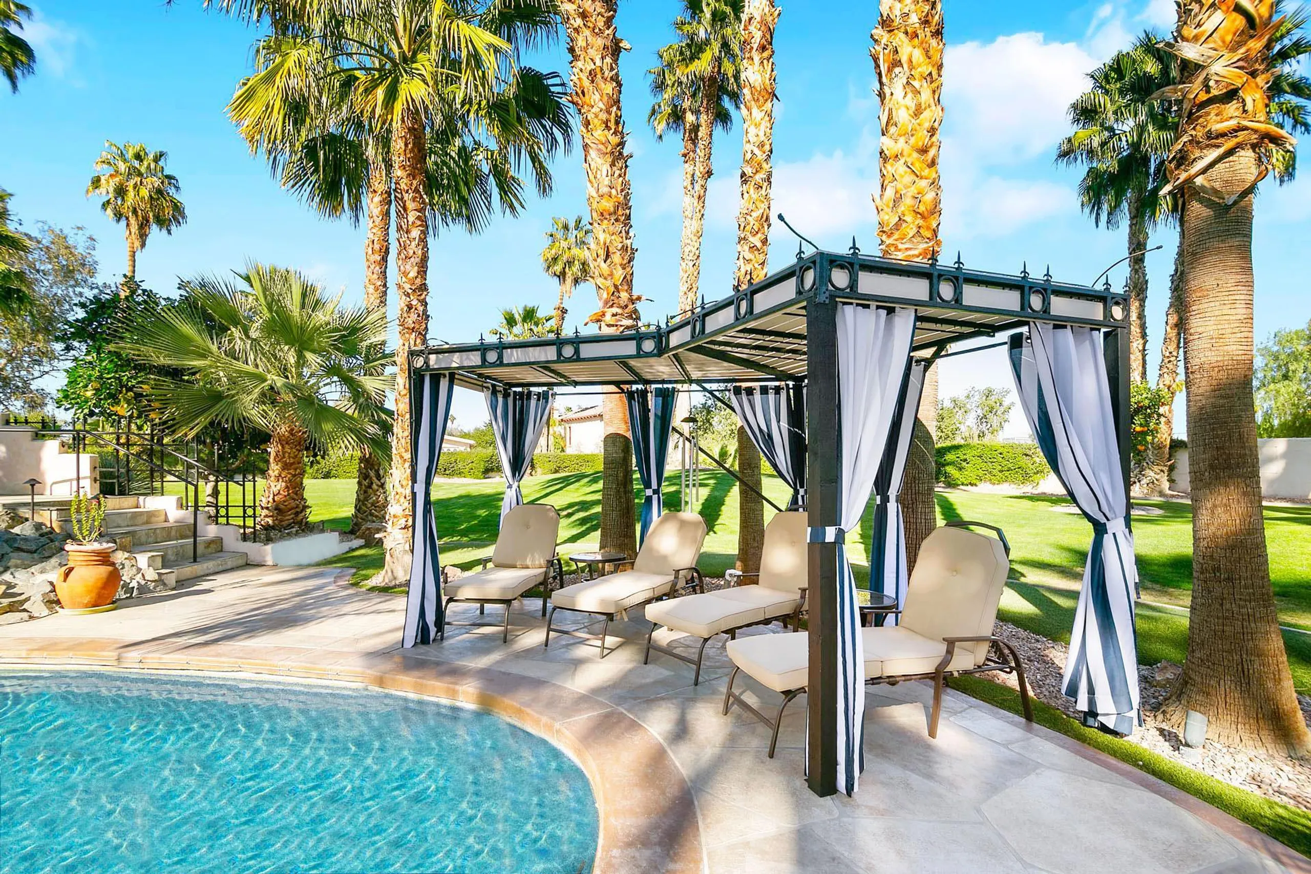 Regal Resort-Style Villa with Tropical Pool and Cabana — photograph 4