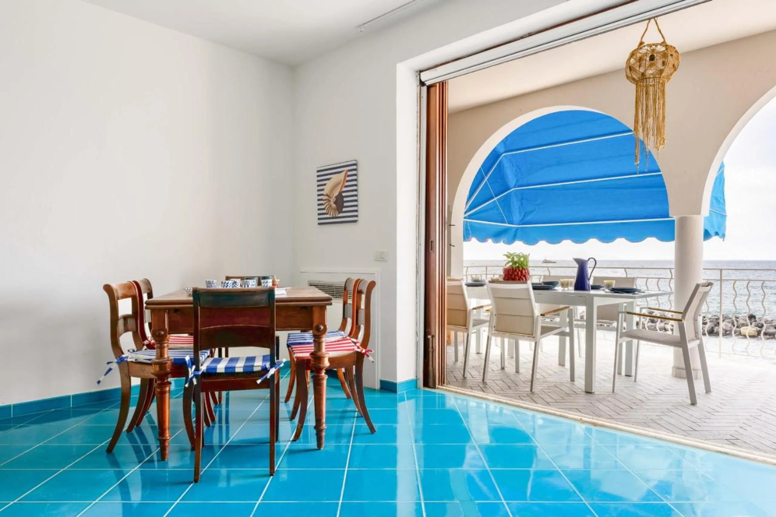 Superb Traditional Villa with Mesmerising Gulf of Naples and Capri Views — photograph 7
