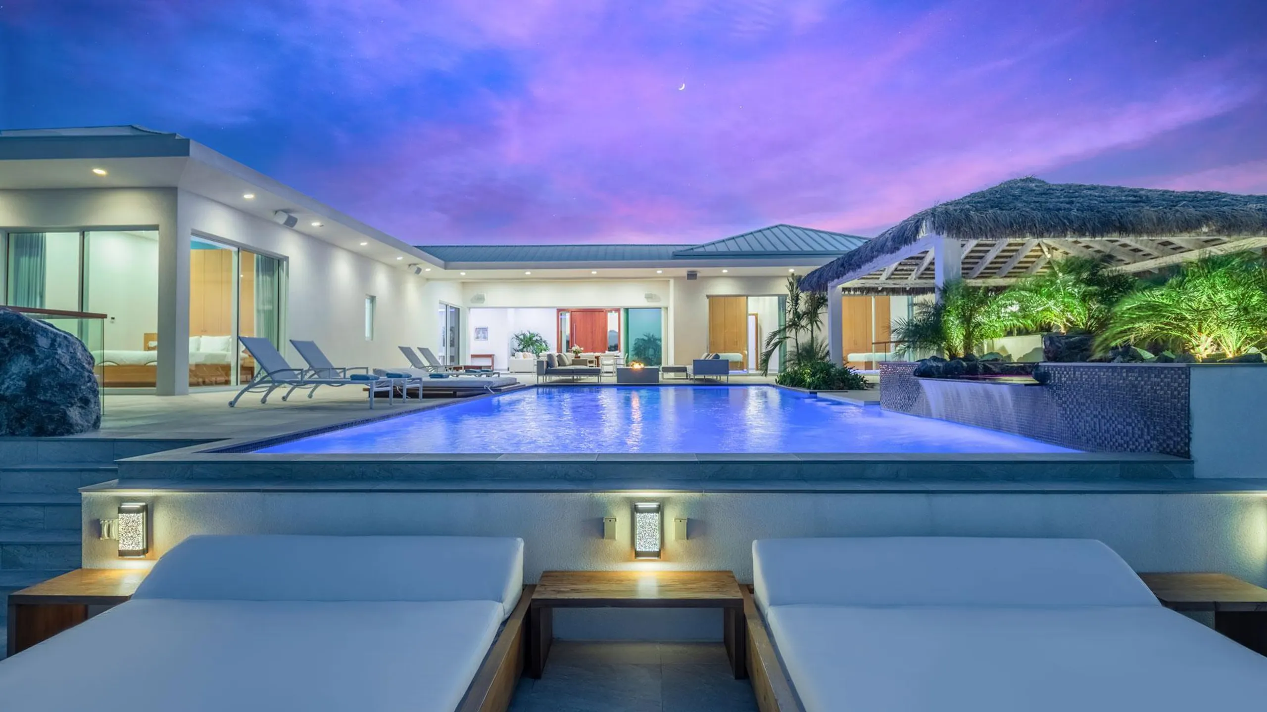 Contemporary Waterfront Villa with Poolside Terrace and Direct water Access — photograph 5