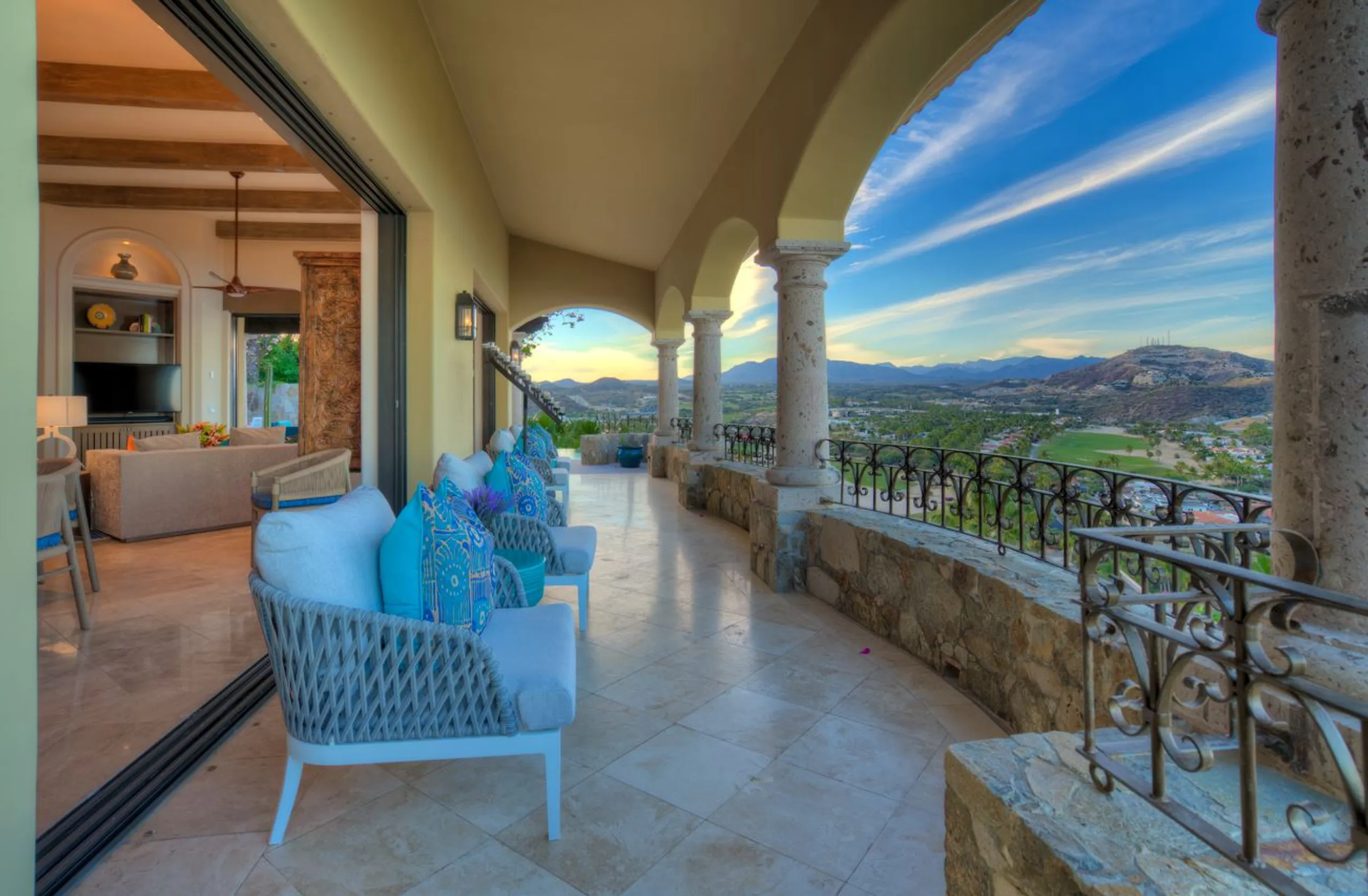 Elegant Oceanfront Villa in Los Cabos: Private Pool, Chef, & Golf Access — photograph 6