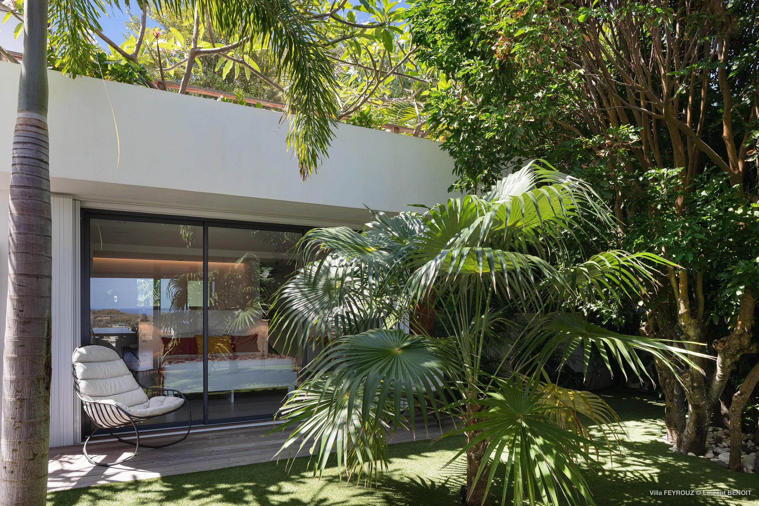 Exquisite Oceanfront Villa with Private Pool and Zen Gardens — photograph 12