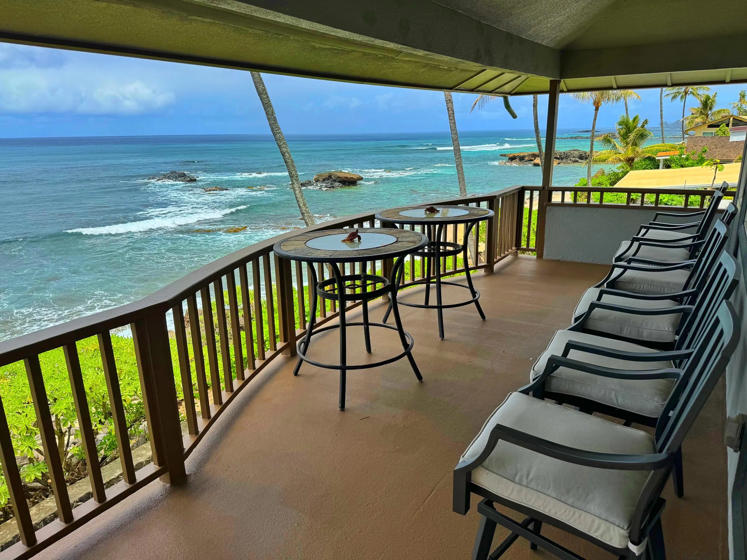 Oahu North Shore Beachfront Villa with Stunning Ocean Views — photograph 11