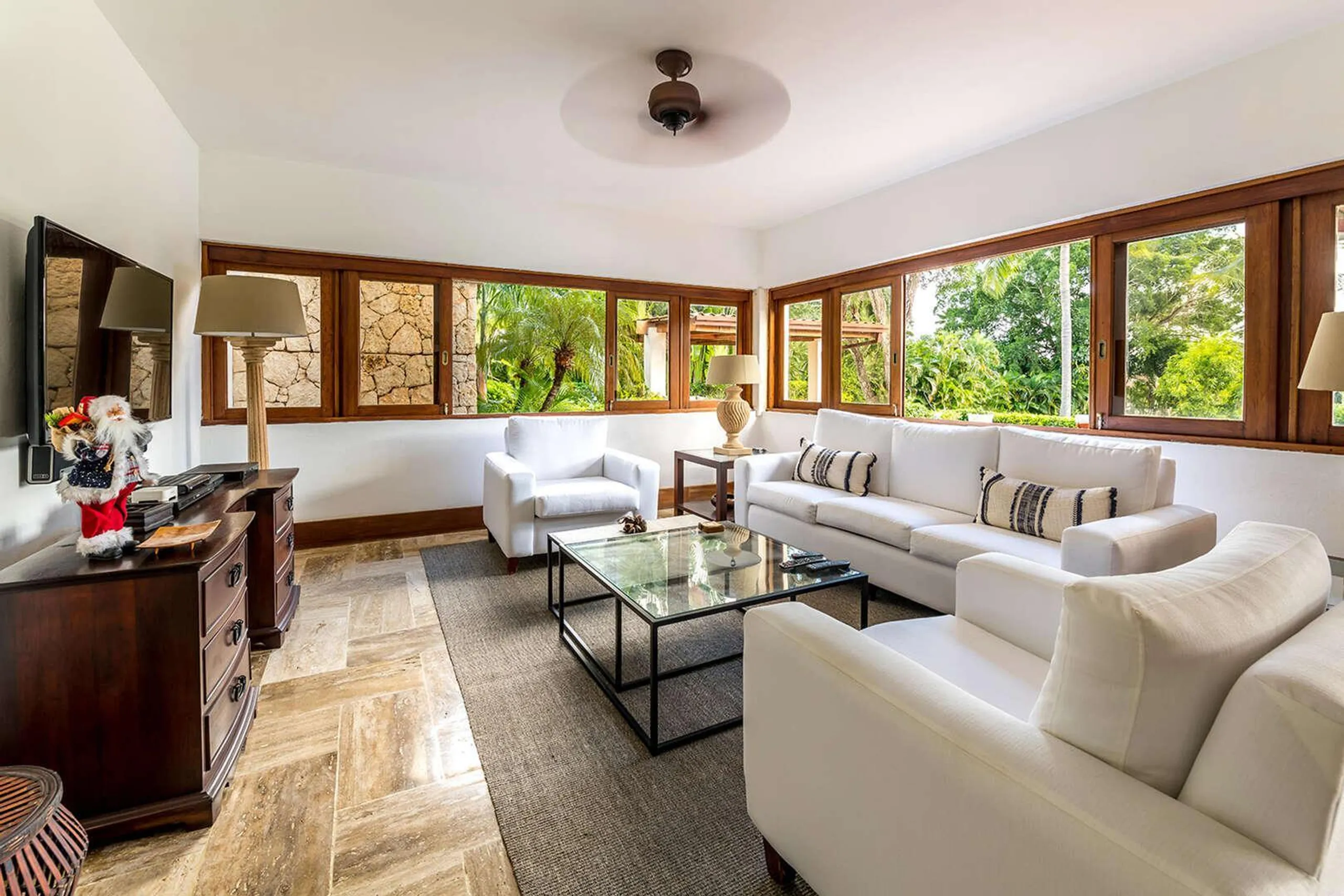 Casa de Campo's Exquisite Style Villa with Access to Minitas Beach and the Caribbean — photograph 7