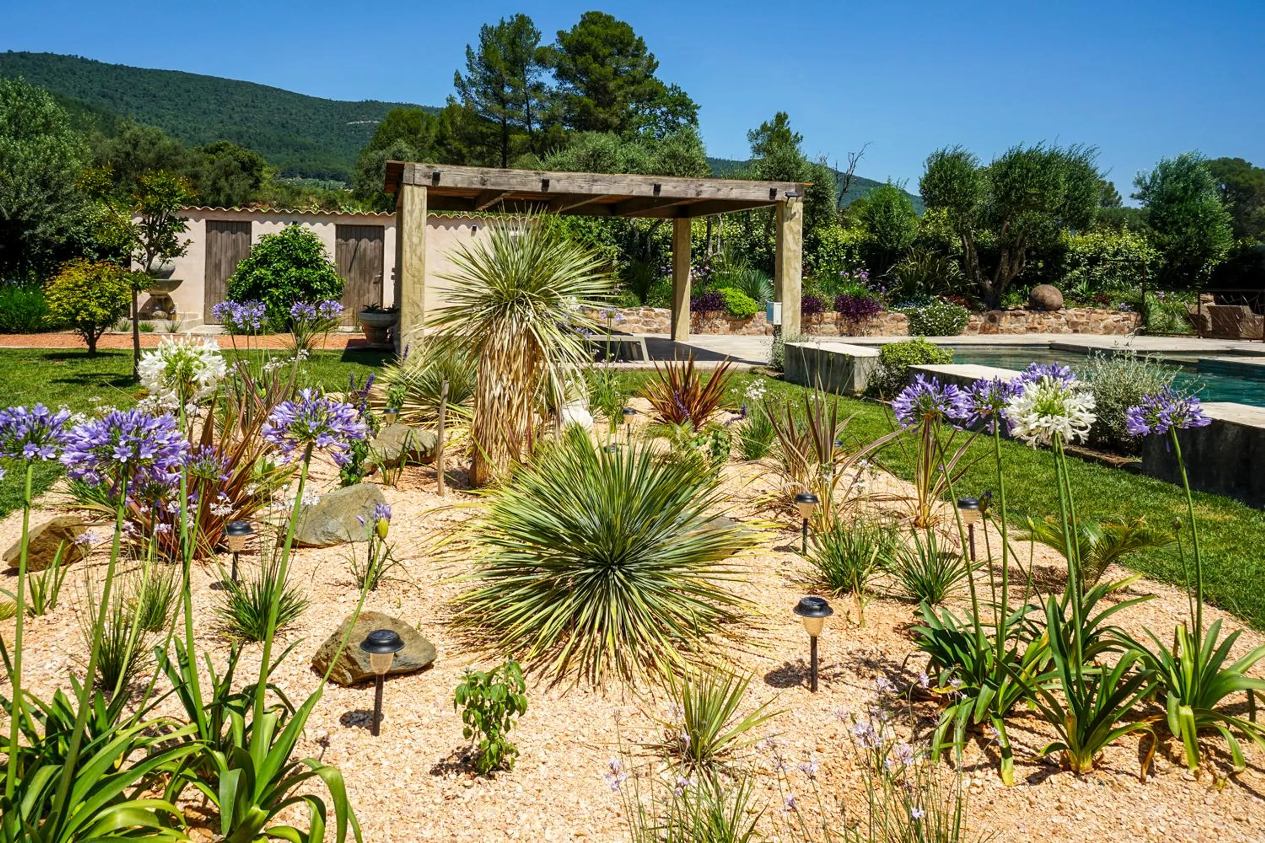 Captivating 4BR Villa with Private Pool and Vineyards — photograph 12