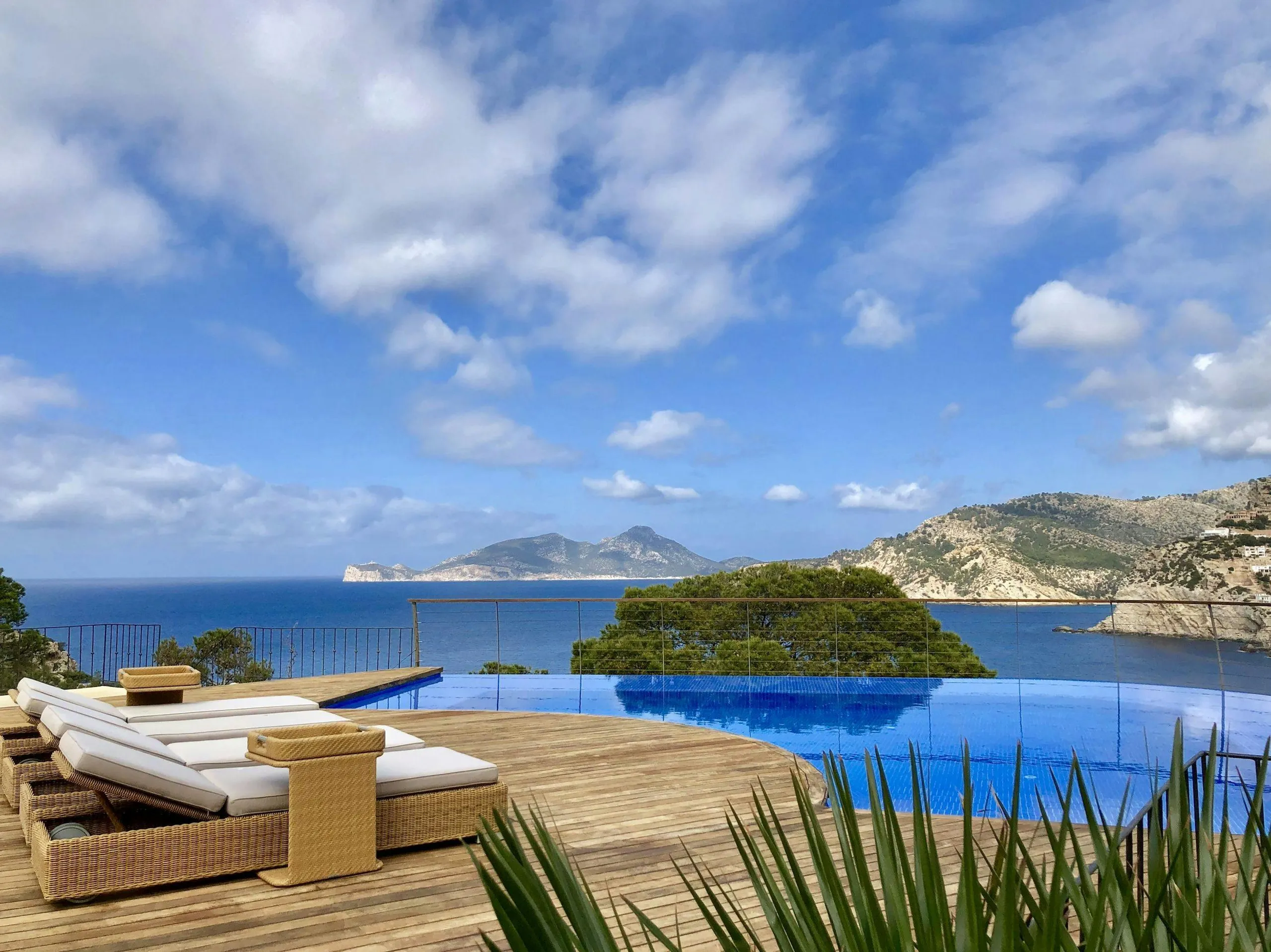 Magnificent Mallorca Villa with Infinity Pool and Gorgeous Ocean Views — photograph 7