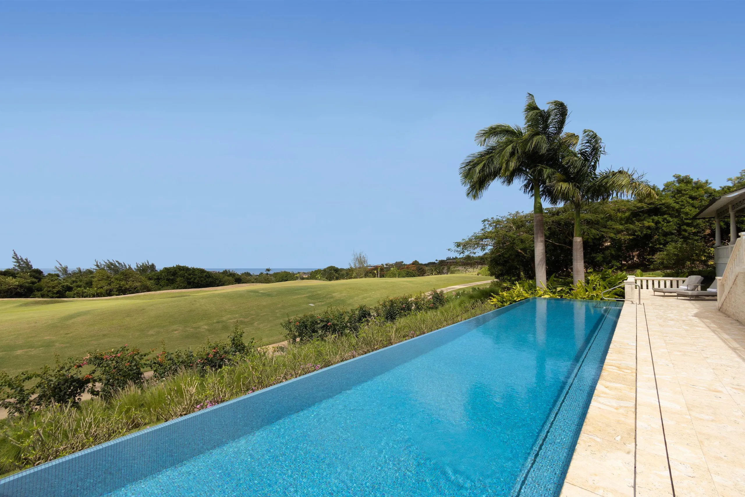 Apes Hill Club's Luxe Haven Villa with Golf Course Access — photograph 9