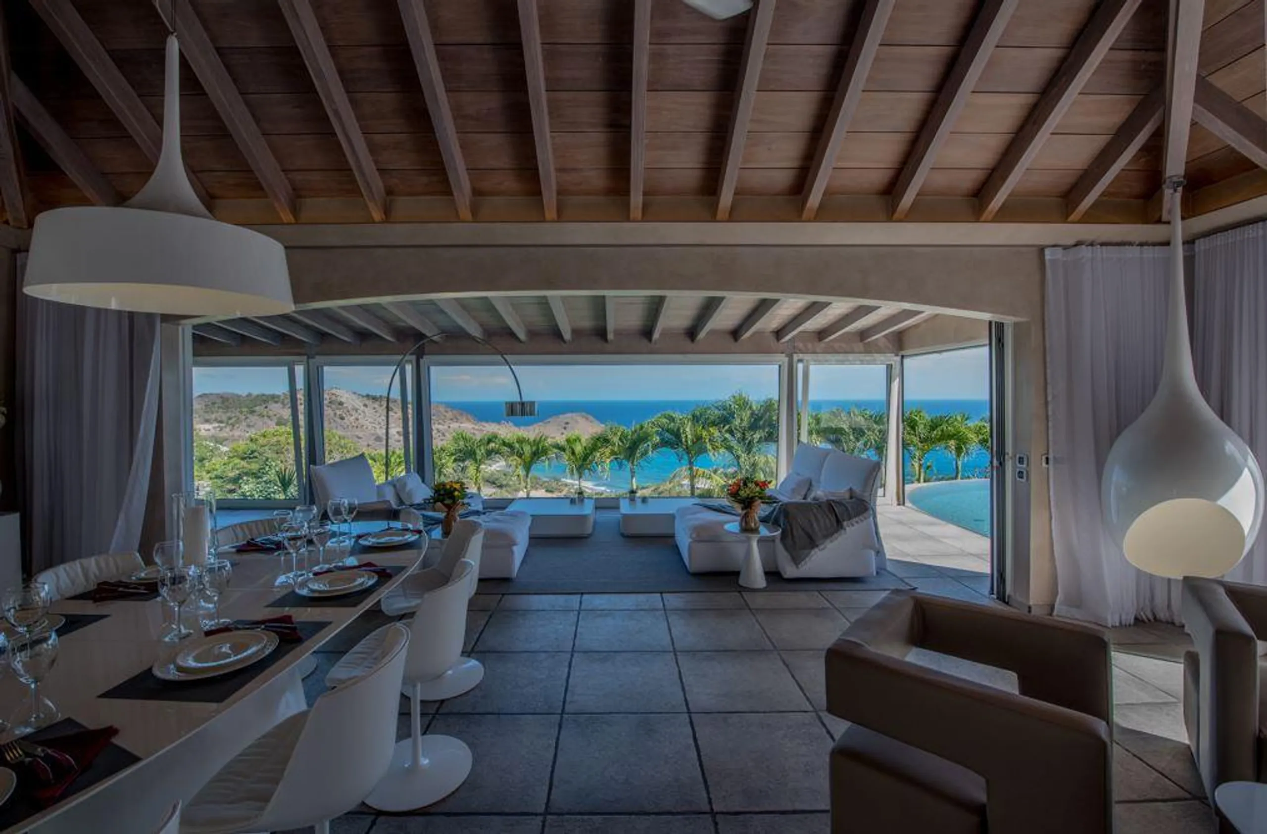 Oceanfront Opulence: Luxurious Villa in Vitet with Spectacular Views and Elegant Design — photograph 11