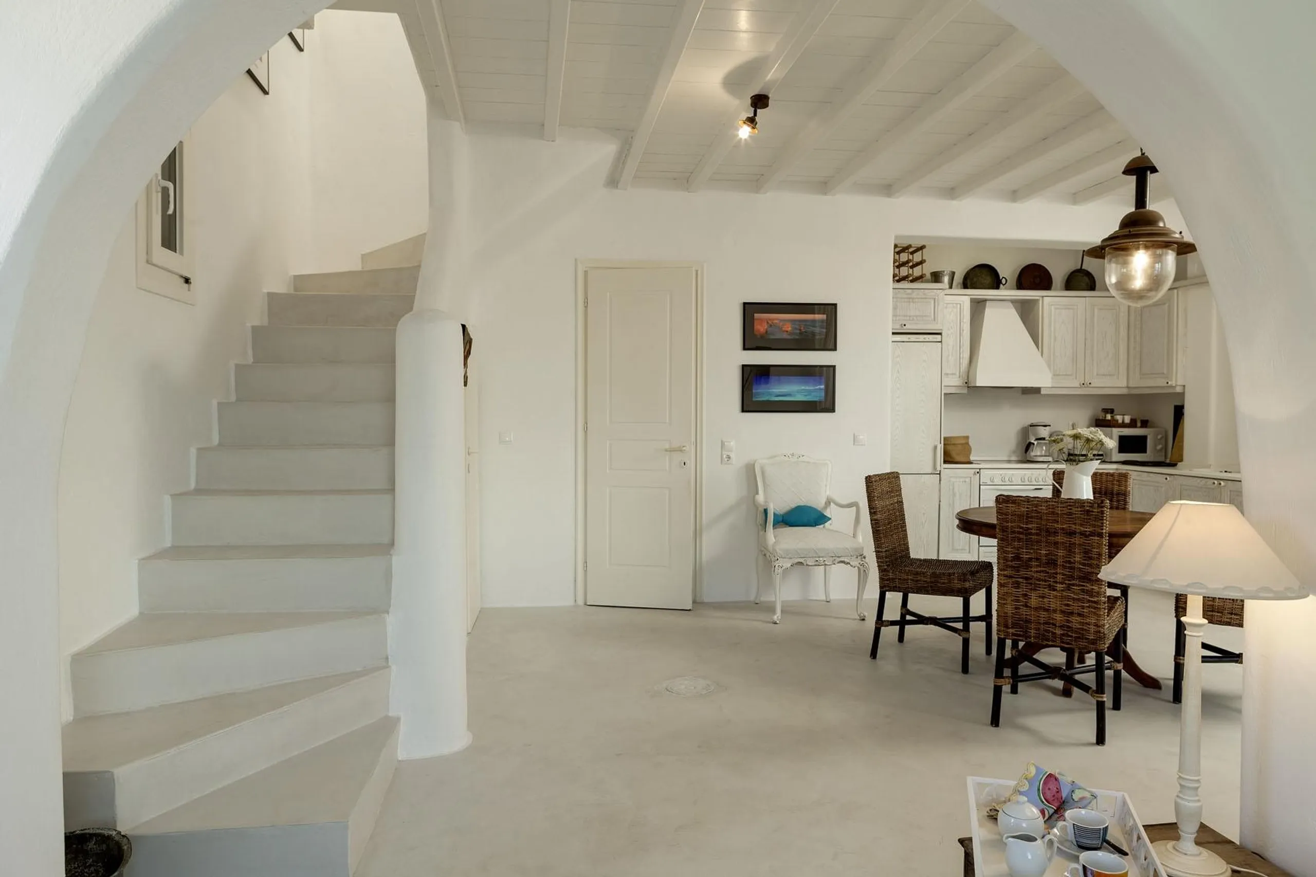 Grandiose Oceanside Villa in Mykonos with Crystalline Pool — photograph 11