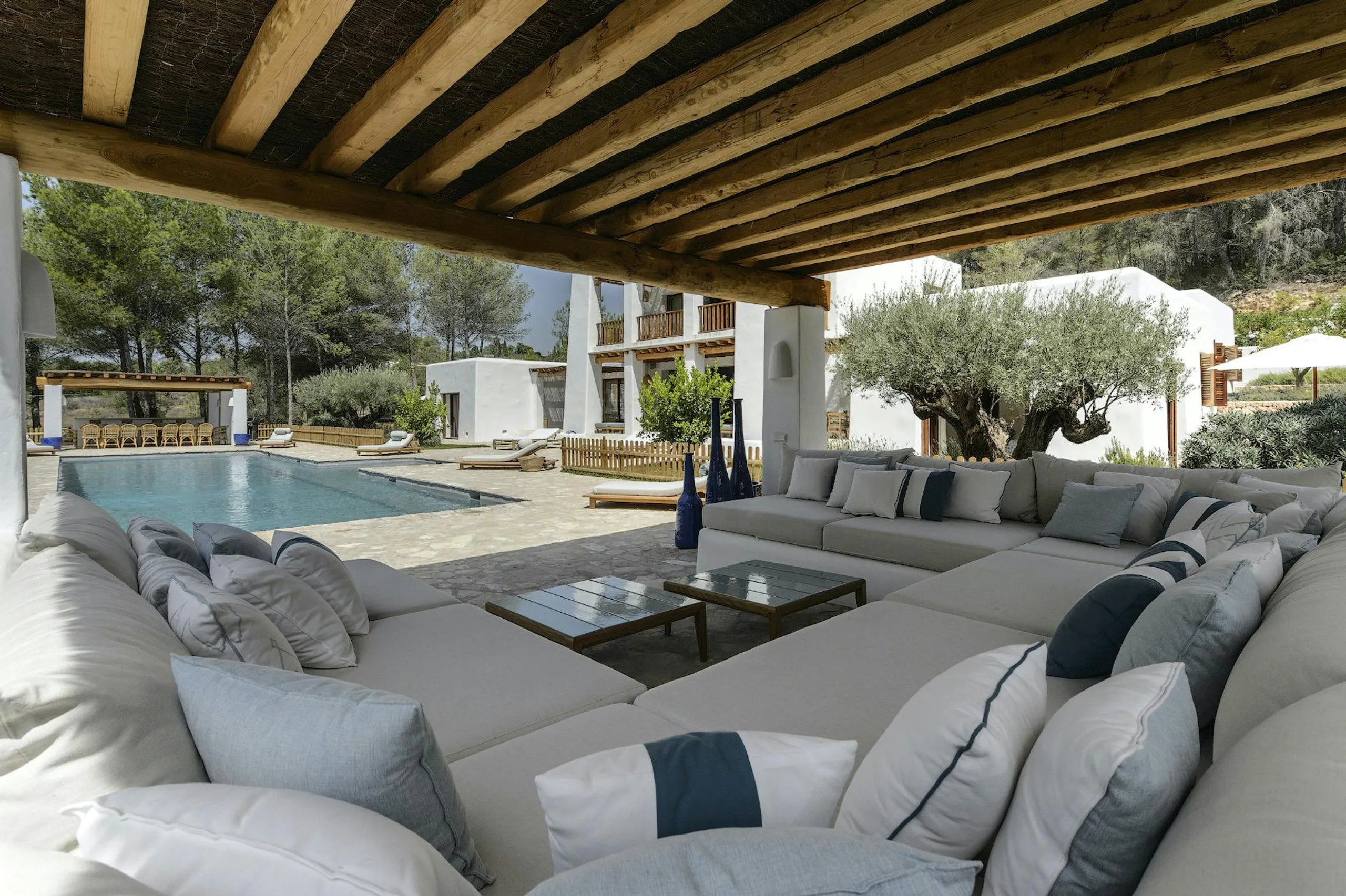 Outstanding Modern Ibiza Estate with Private Pool, Movie Theater, and Gazebo — photograph 7