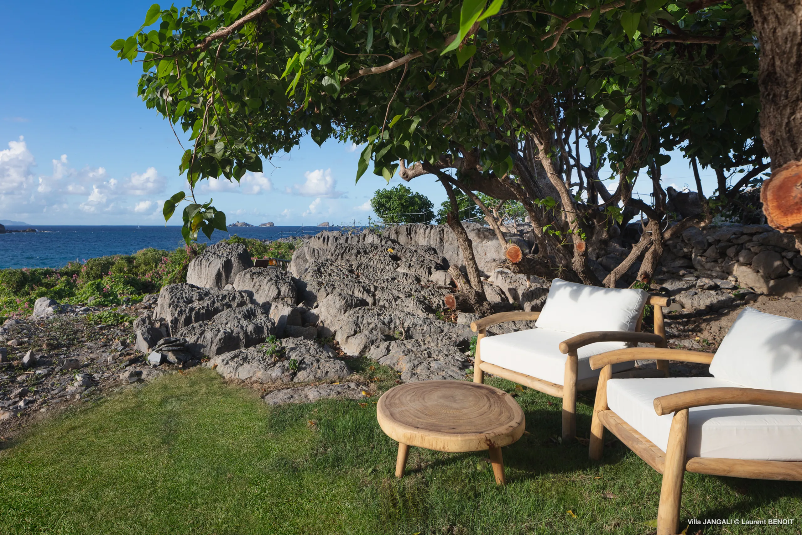 Serene Flamands Estate with Gardens, Heated Pool & Ocean Views — photograph 6