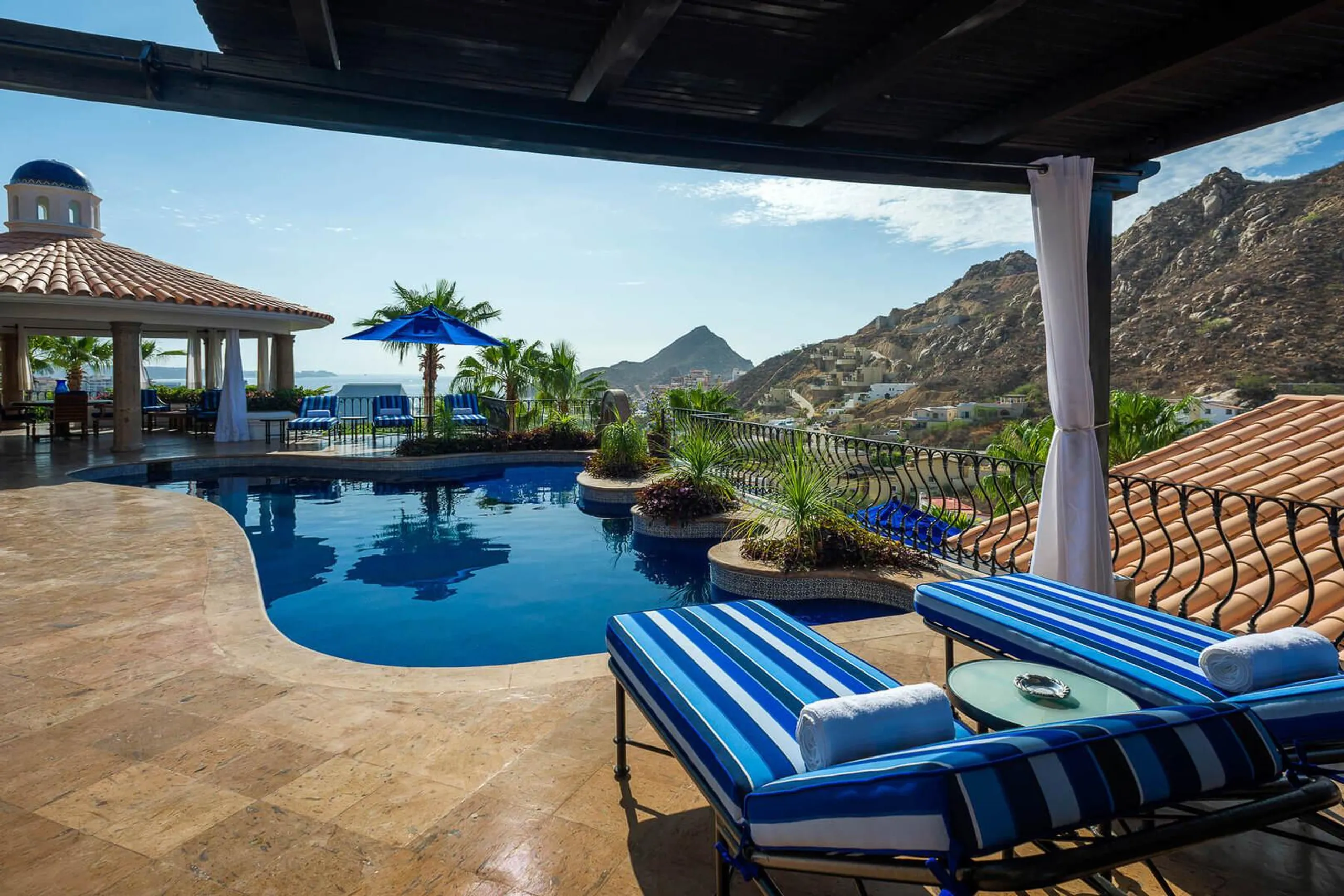Lavish Villa with Private Serene Pools and Modern Comforts in Cabo — photograph 9