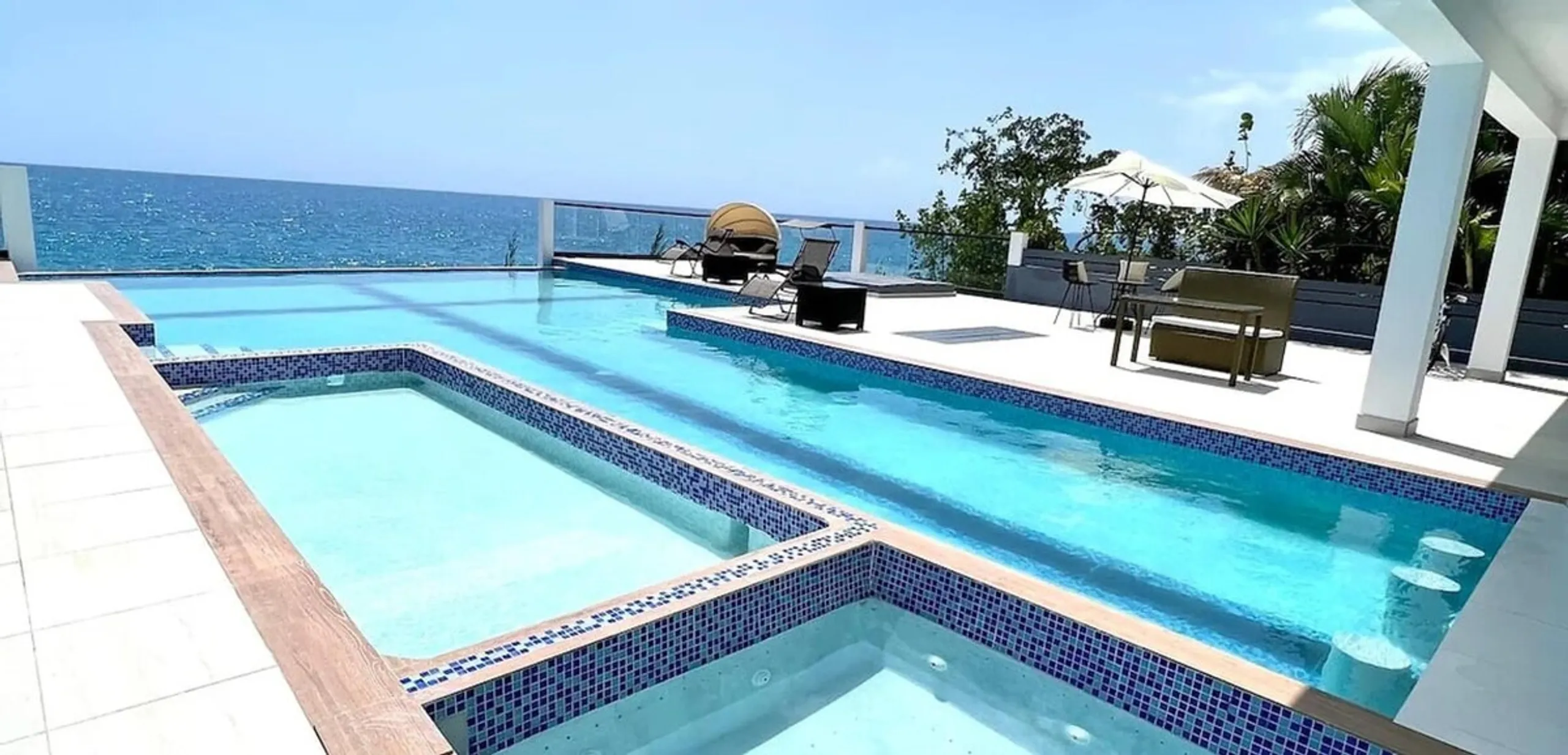 Marvelous 5BR Villa with State-of-the-Art Facilities and Picturesque Caribbean Sea Views — photograph 2