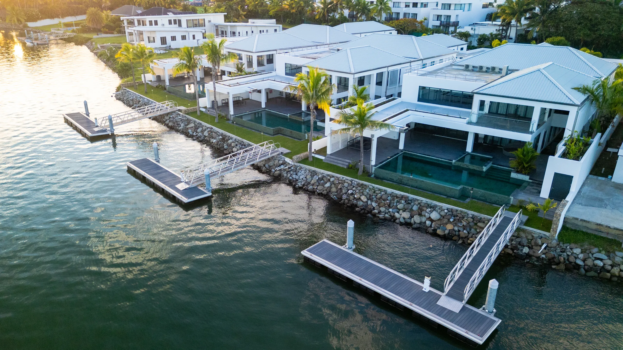 Captivating Beachfront Villa with Private Pool and Terrace, Denarau