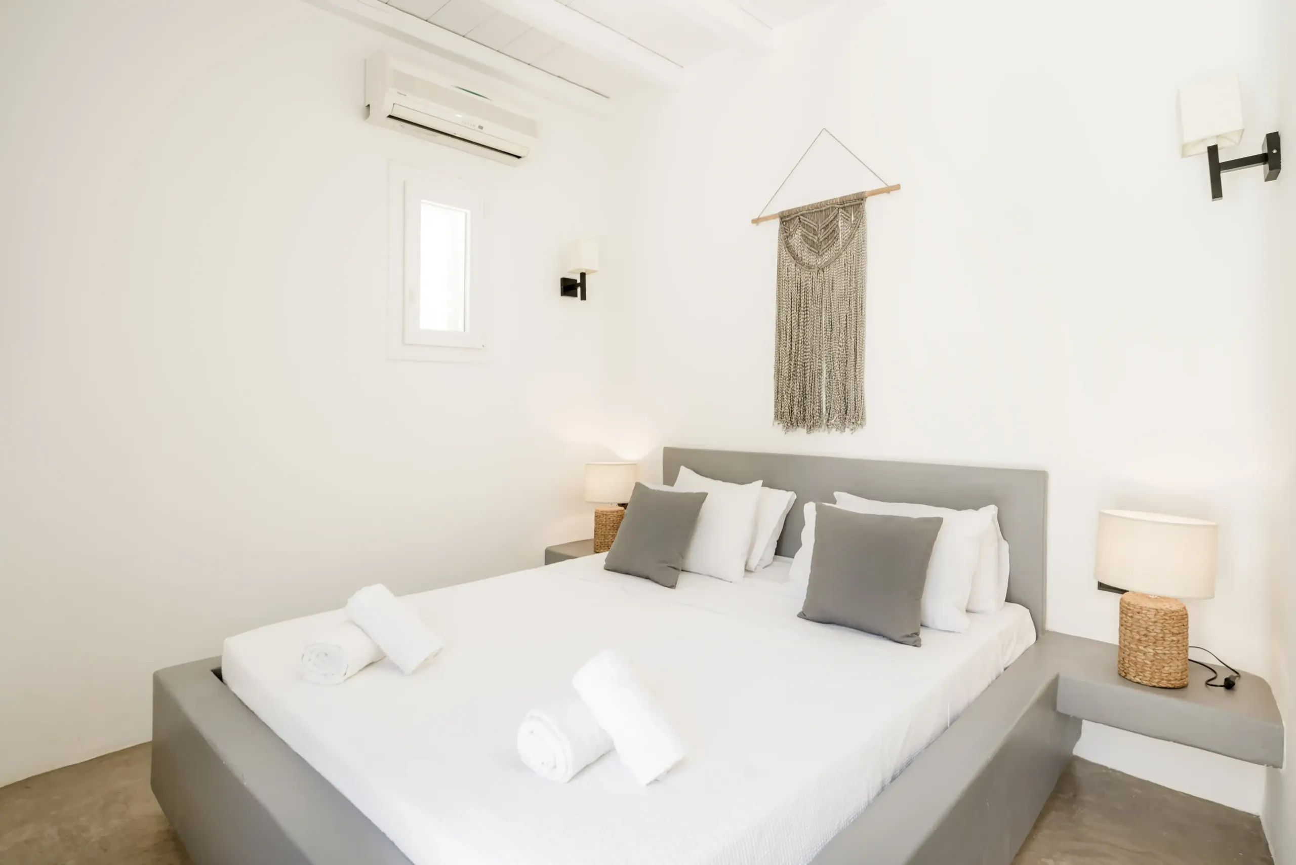 Stunning Cycladic Villa with Private Pool and Aegean Sea Views — photograph 6