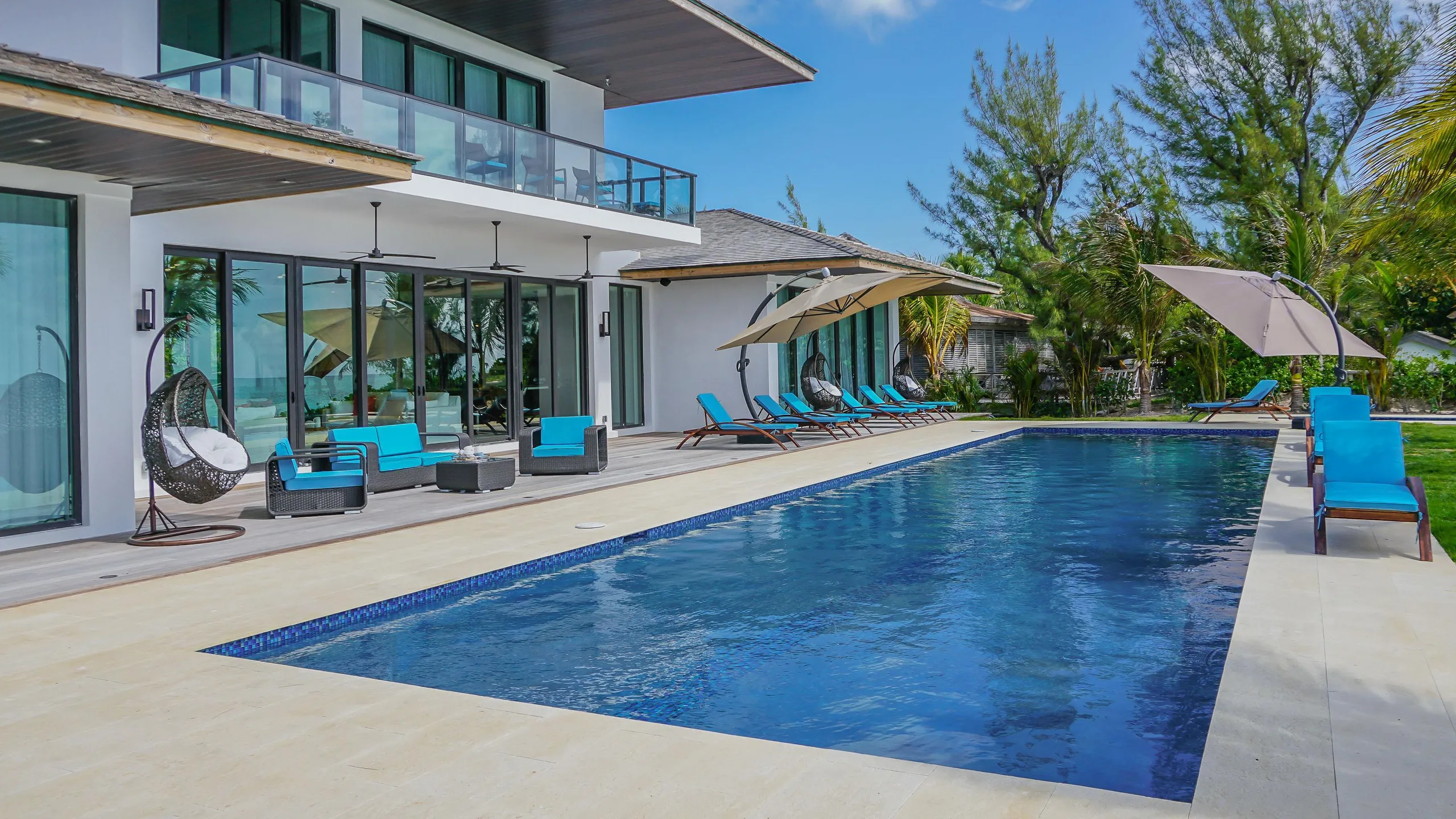 Exclusive Modern Luxury Oceanfront Estate in Bahamas with Private Pool — photograph 2
