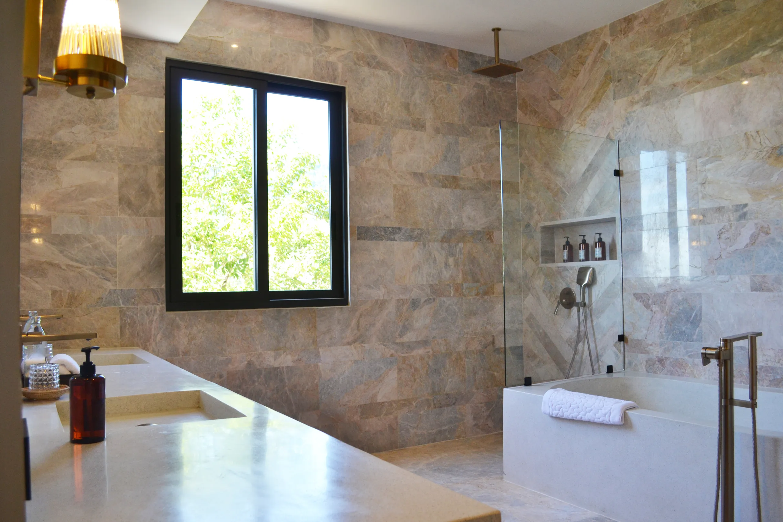 Sumptuous Sanctuary in Koh Samui with Lovely Pool and Breathtaking Panoramic Views — photograph 11