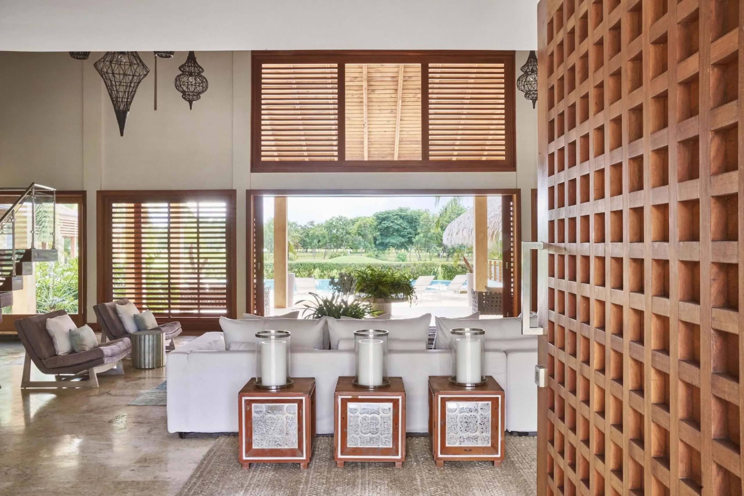 Elite Experience in Casa de Campo with Infinity-Edge Pool and Tropical Landscaping — photograph 7