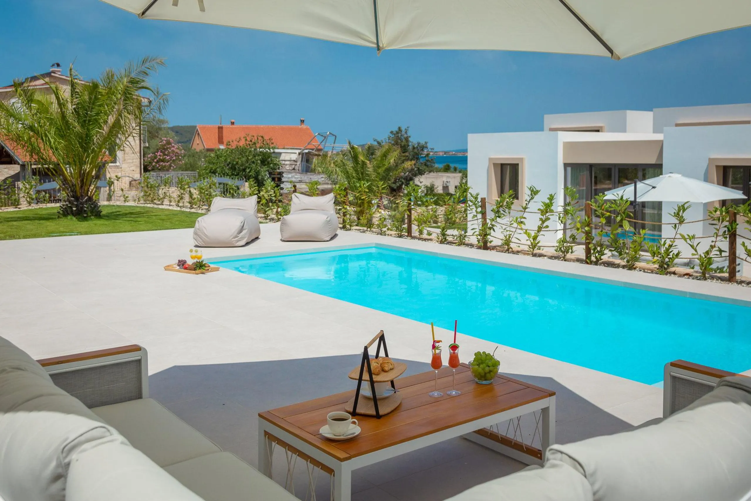 Phenomenal Beachfront Villa in Pasman with Private Pool — photograph 5