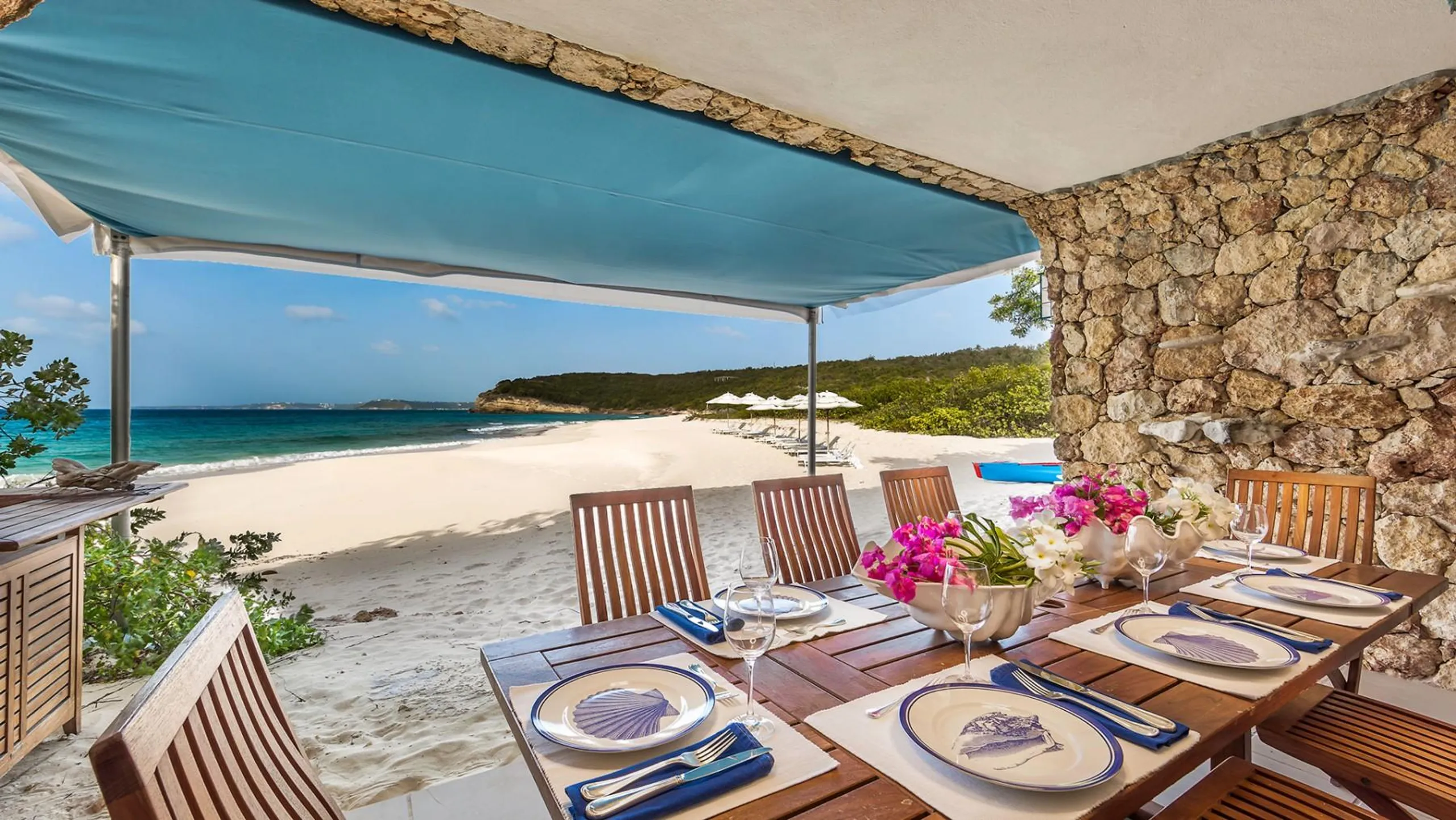 Stunning Beachfront Villa on Long Bay's Golden Sands — photograph 12