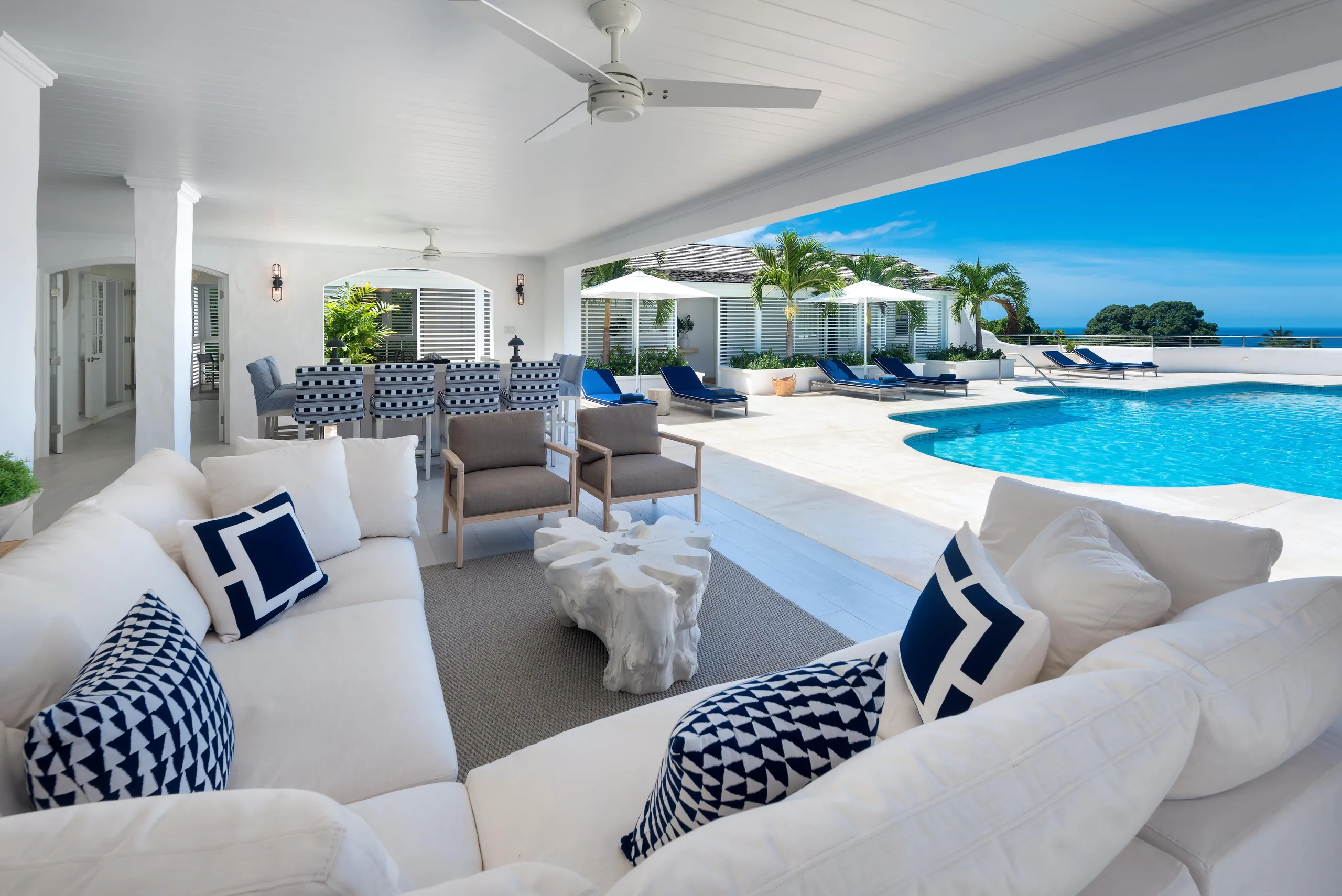 Charming Caribbean Luxe Villa with Private Pool and Beach Access — photograph 2