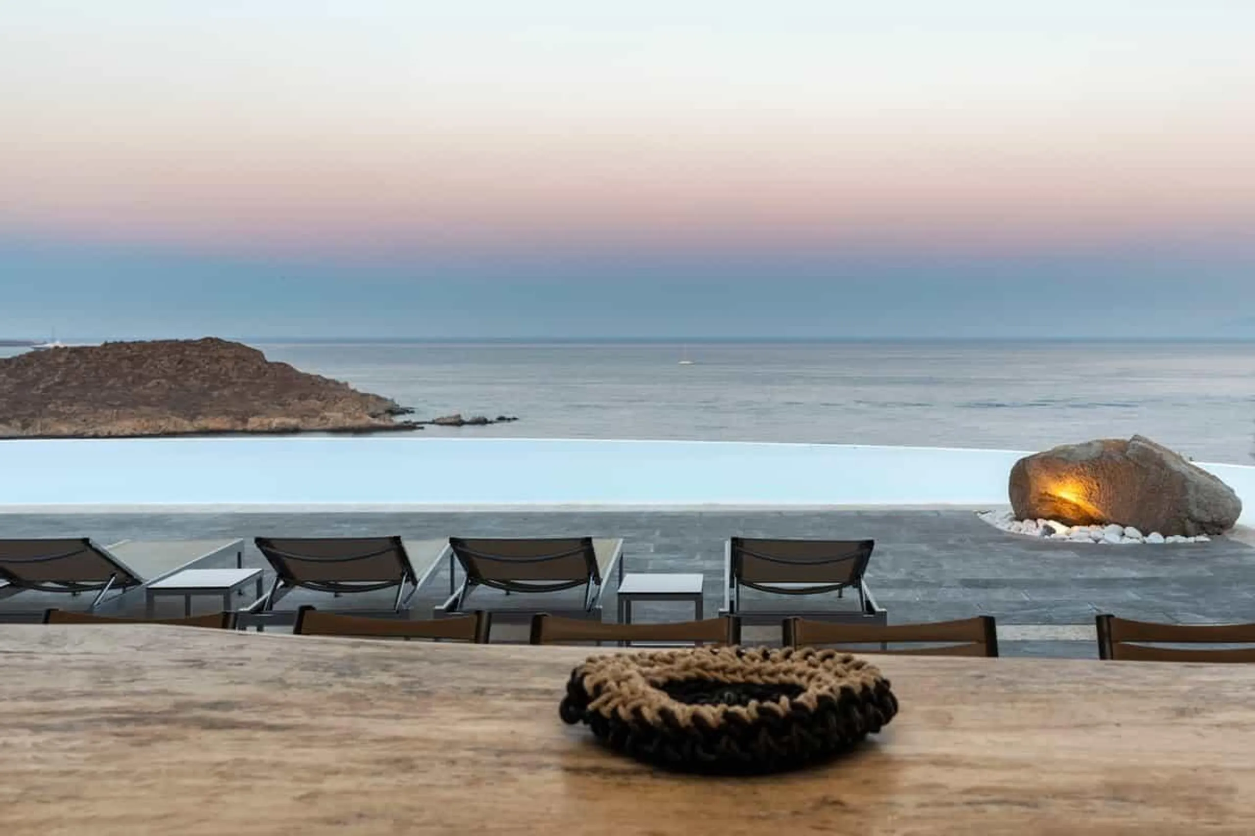 Luminous Seaview Villa with Invigorating Pool — photograph 5