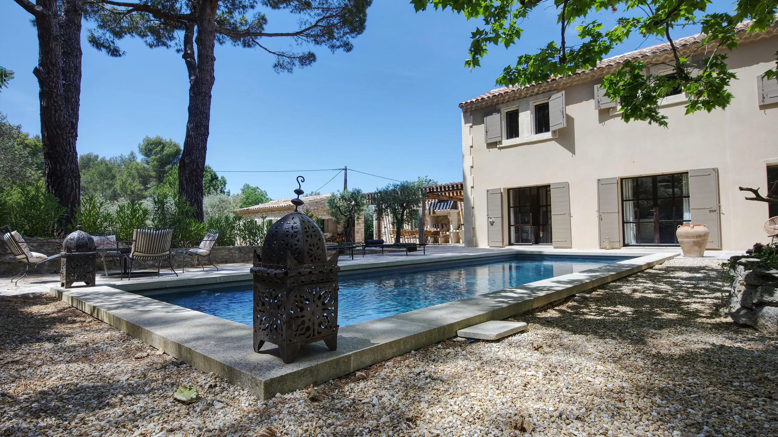 French Bliss Villa With Pool and Panoramic Mountain Views — photograph 4