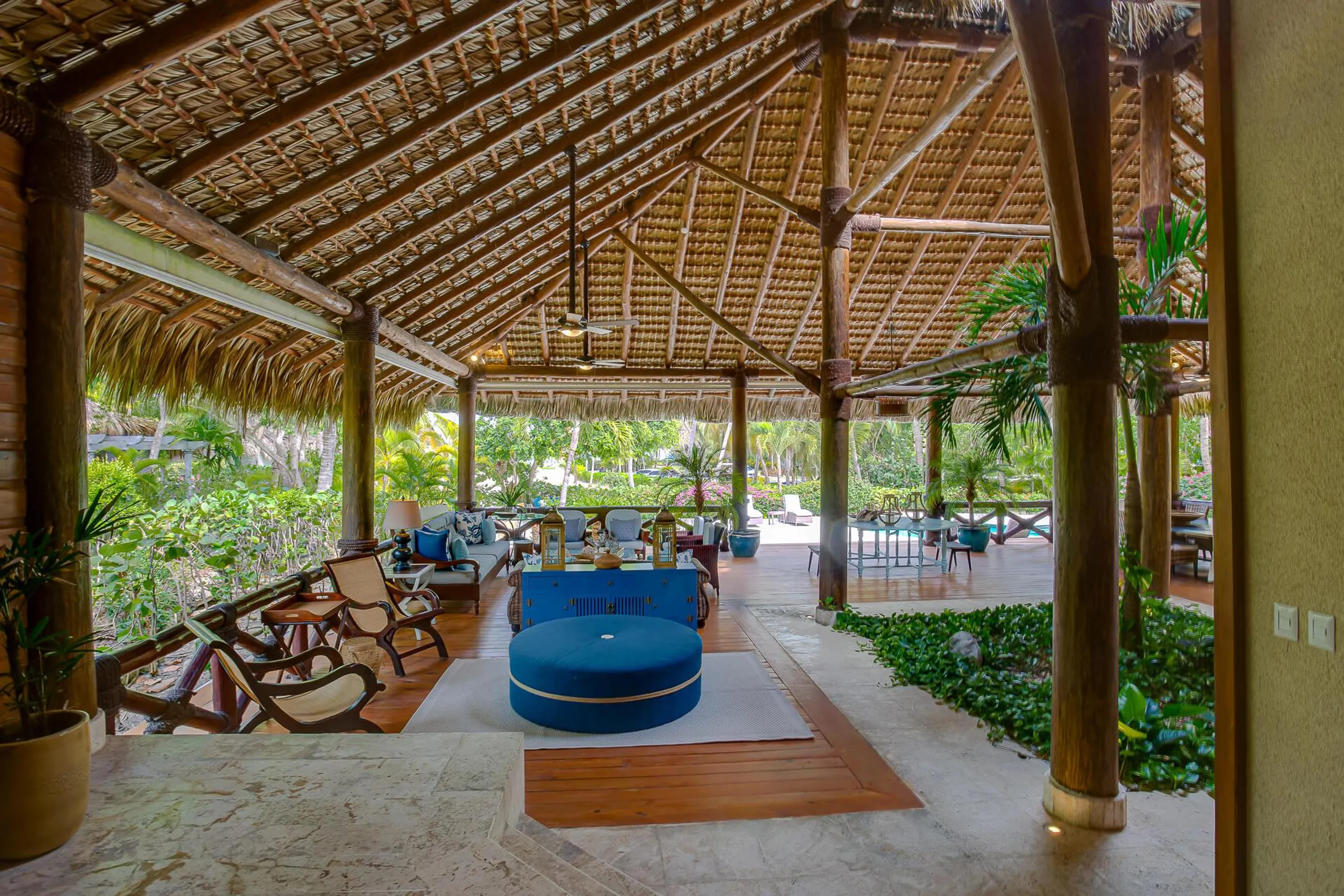 Refined Boutique Villa with Pool, Golf Views, and Beach Club Acces — photograph 6