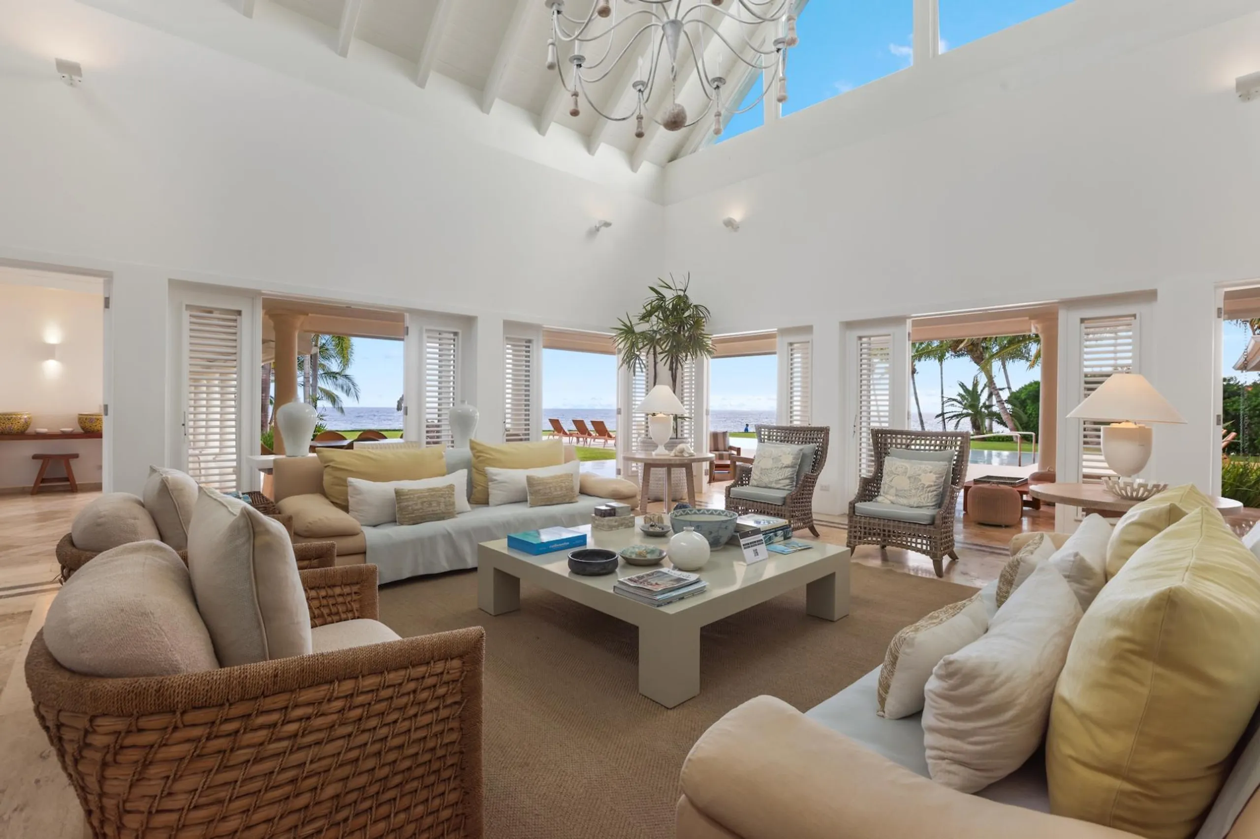Oceanfront 5-Bedroom Casa de Campo Villa with Infinity Pool & Caribbean Sea Views — photograph 8