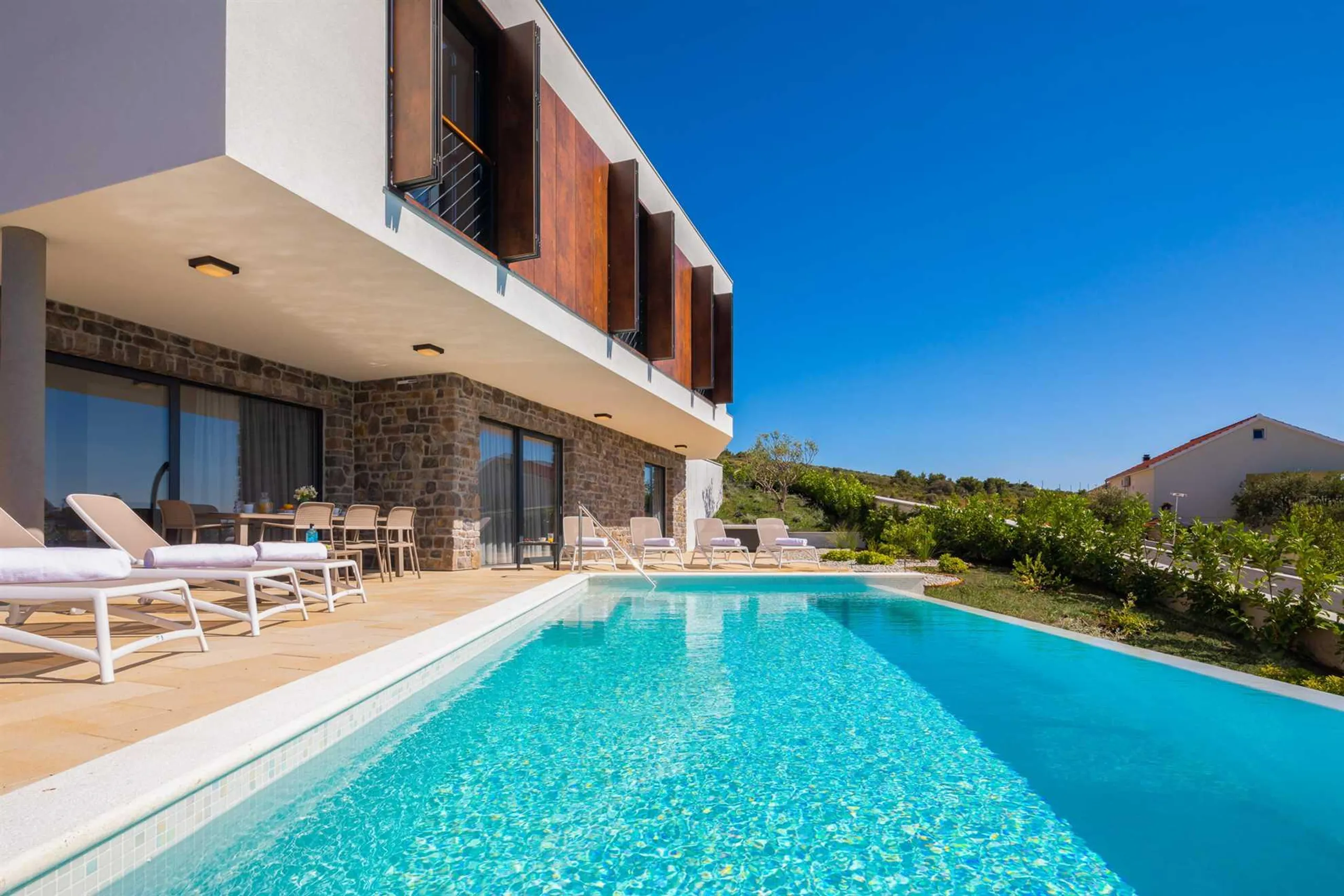 Posh Modern Villa with Private Infinity Pool and Stunning Sea Views in Primosten — photograph 2